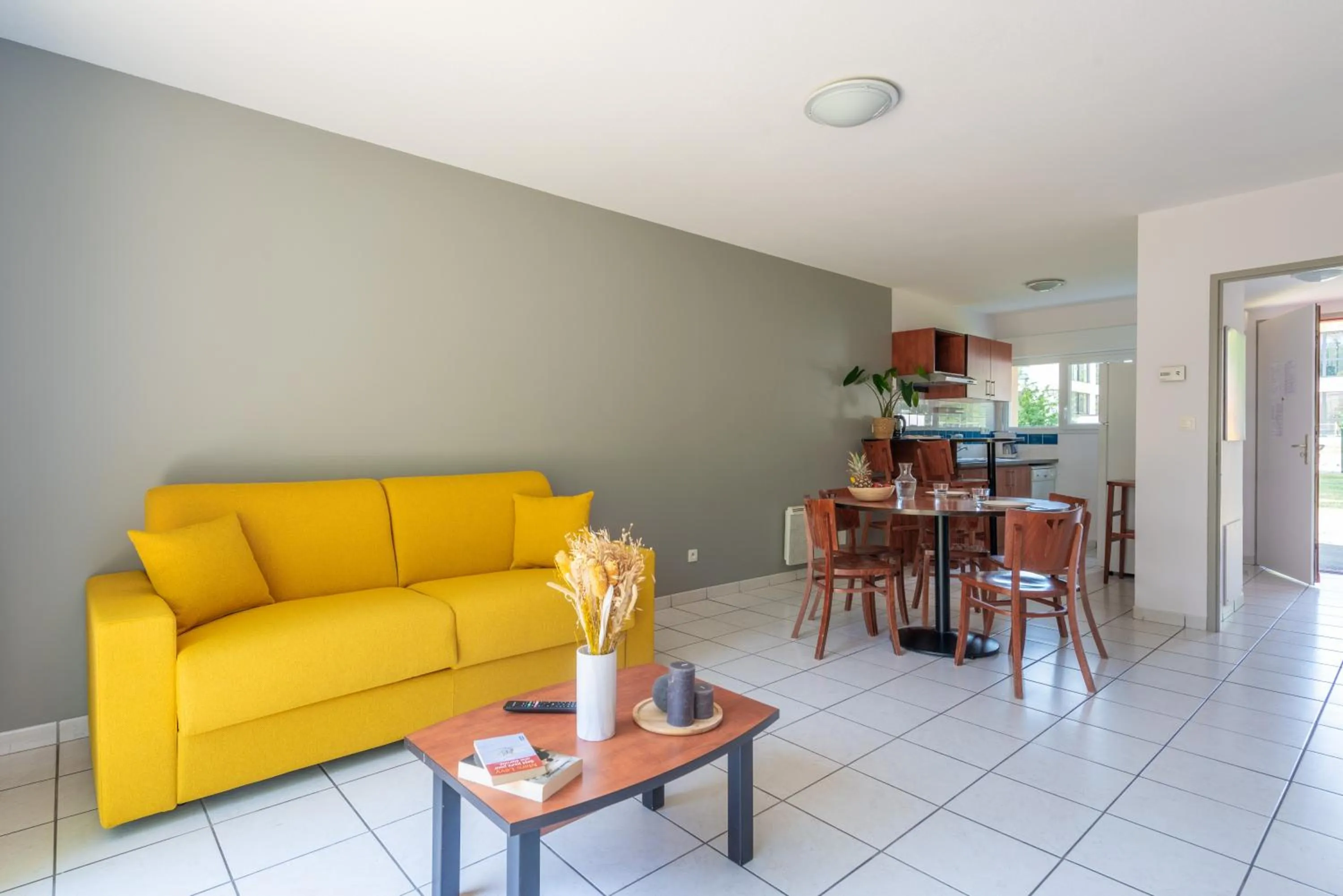 Two-Bedroom Apartment in Comfort Aparthotel Nantes La Beaujoire