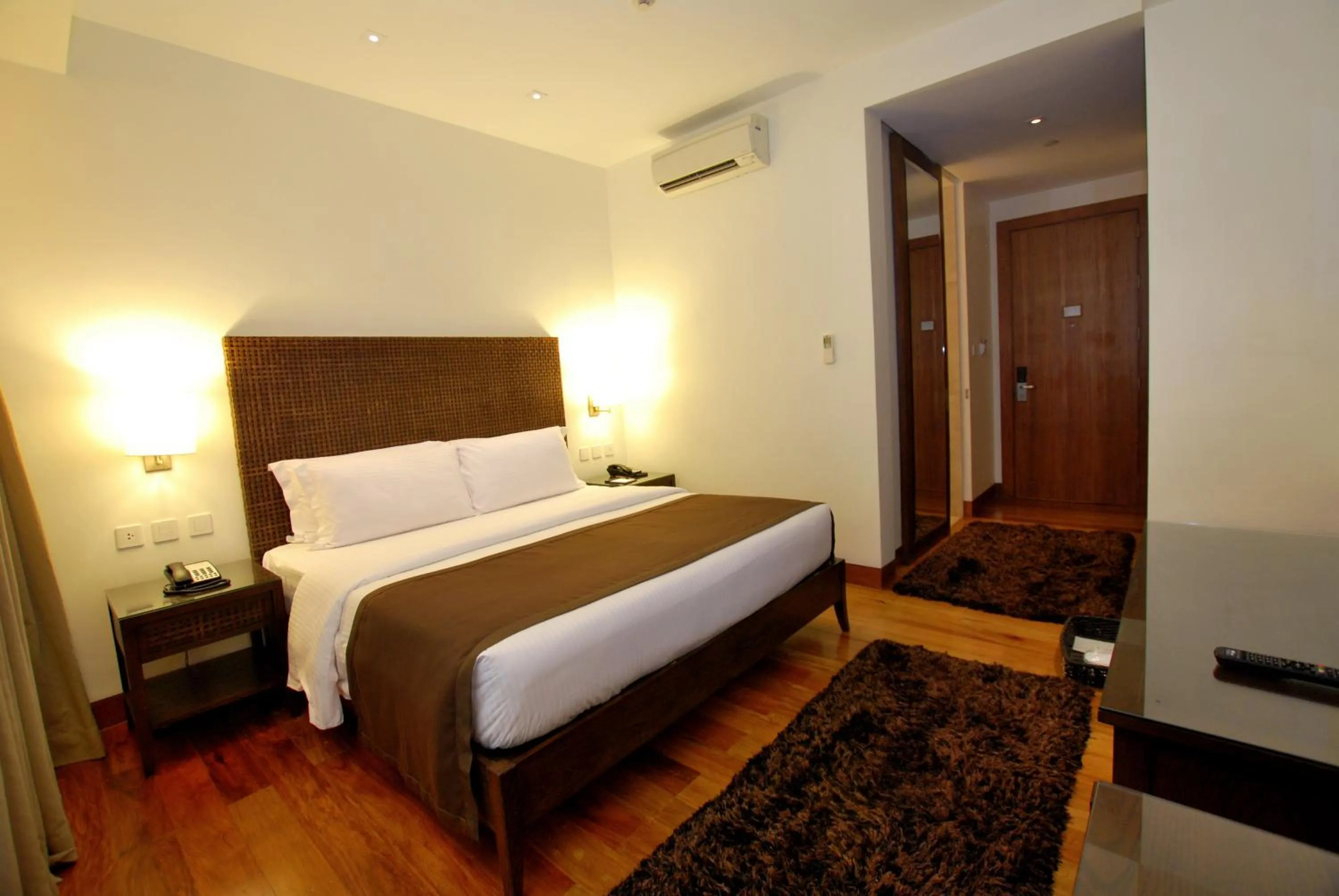 Superior King Room - single occupancy in City Garden Grand Hotel