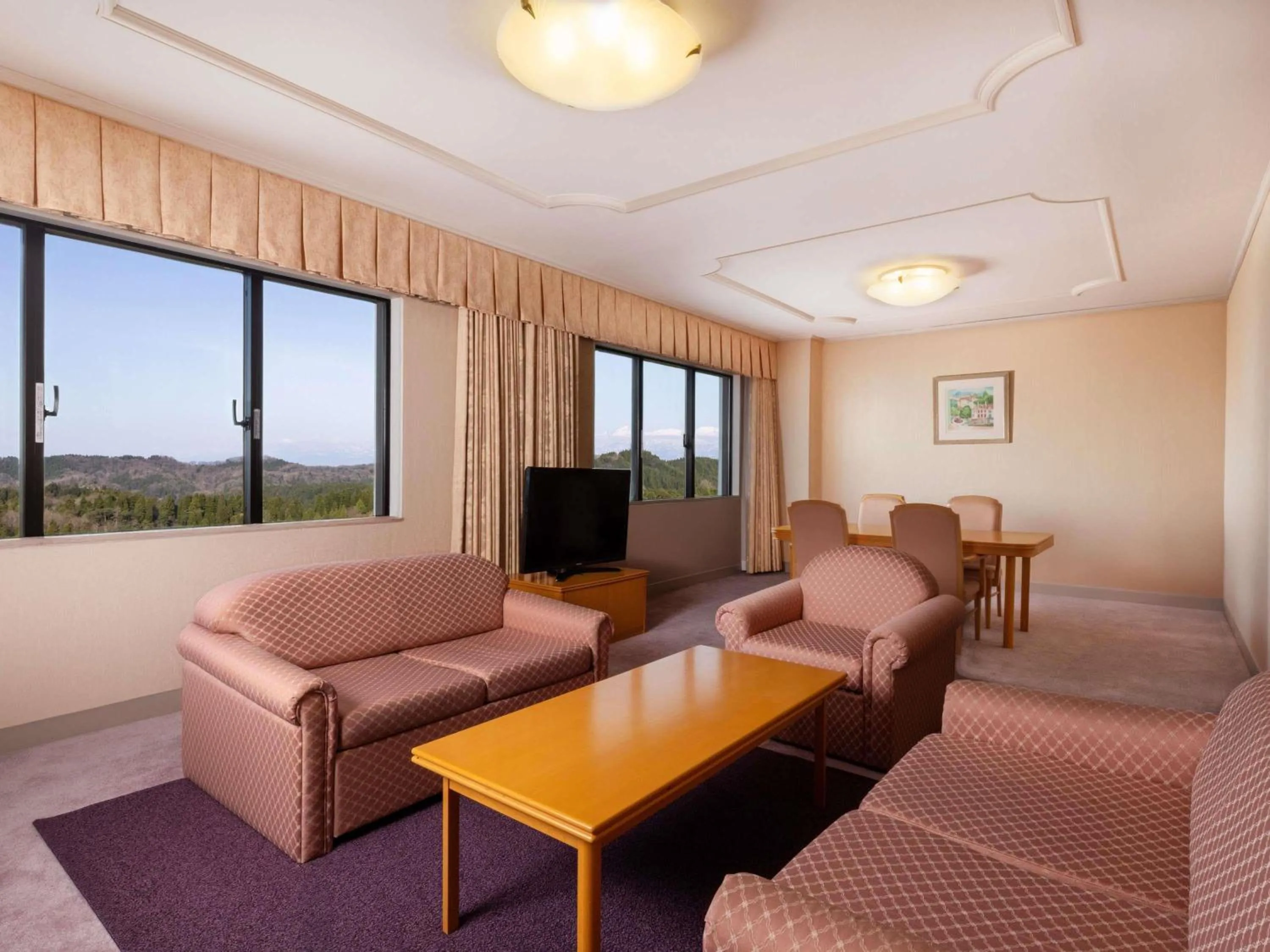 Classic Junior Suite Room in Mercure Toyama Tonami Resort & Spa