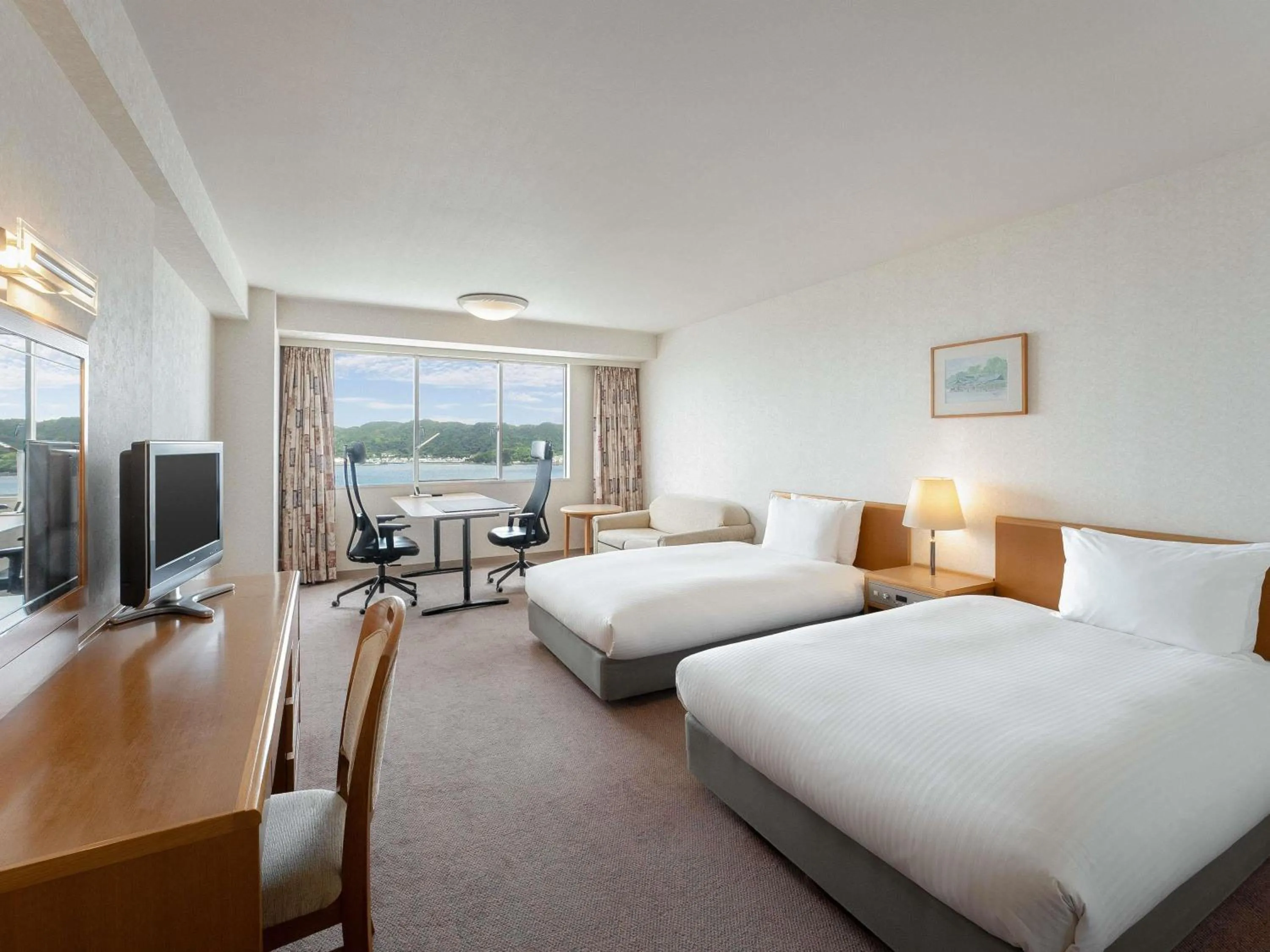 Classic Twin Business Room in Mercure Wakayama Kushimoto Resort & Spa