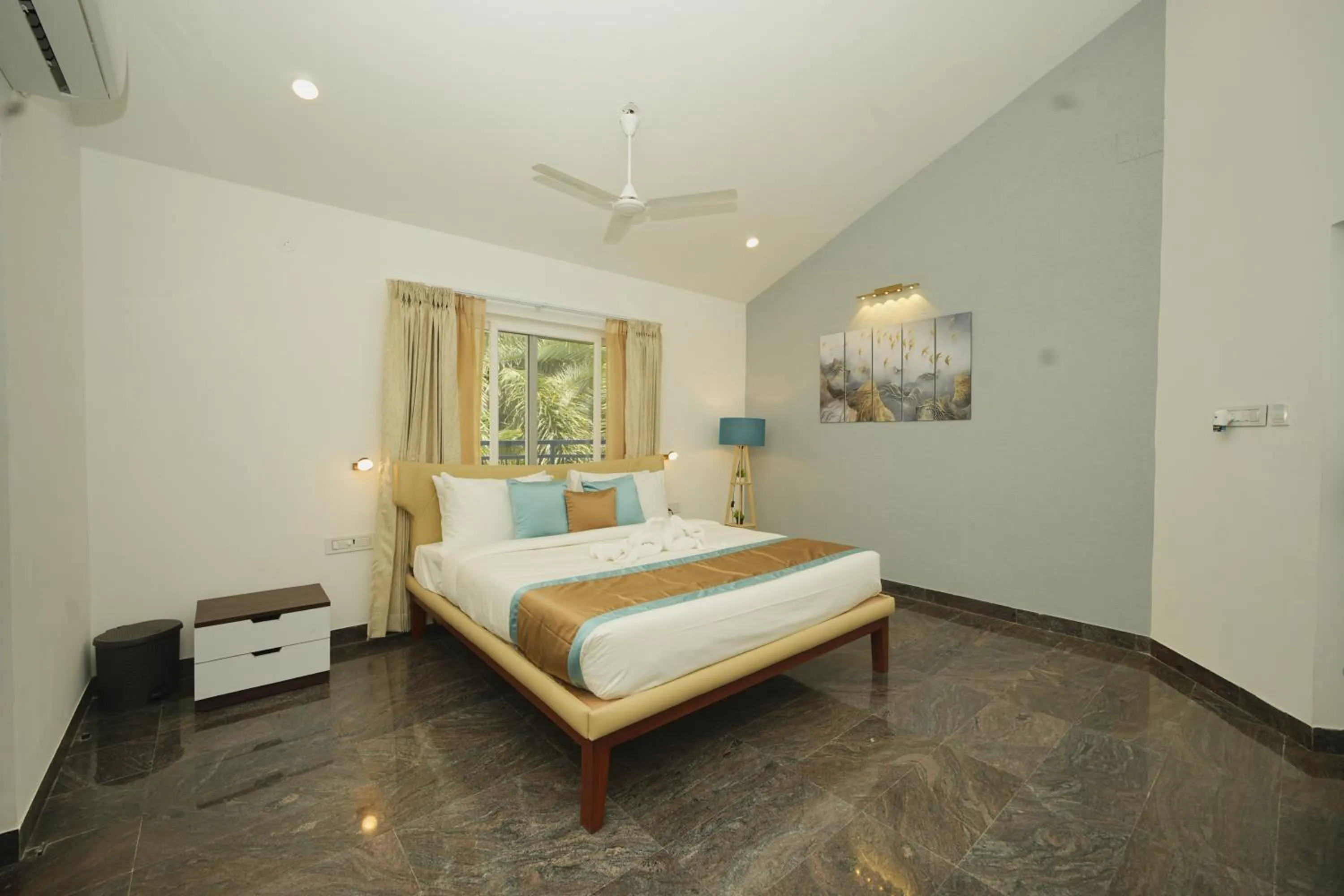 Executive Suite in Bay Breeze Suites