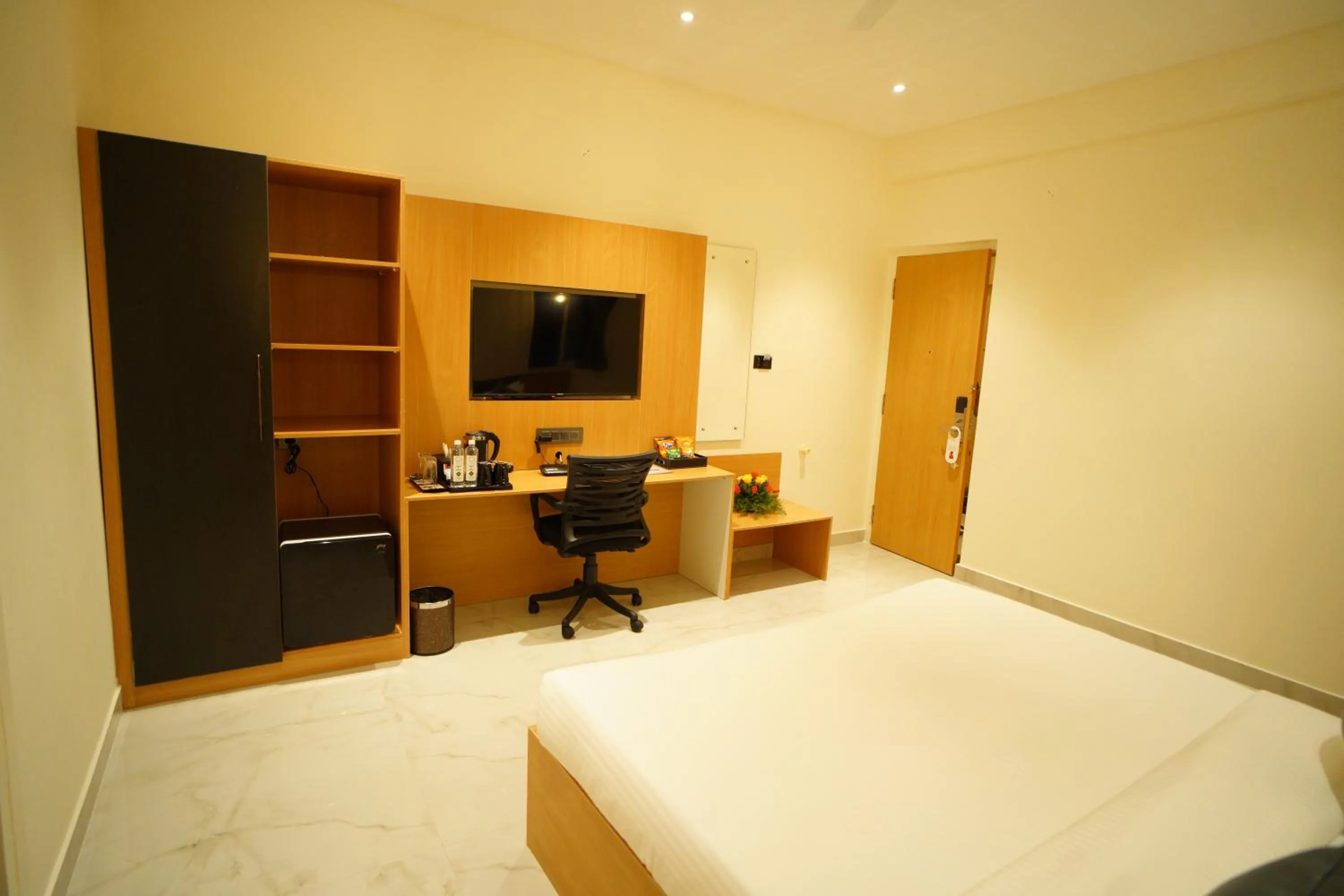 Deluxe Room - single occupancy in Emerald Urban Comforts