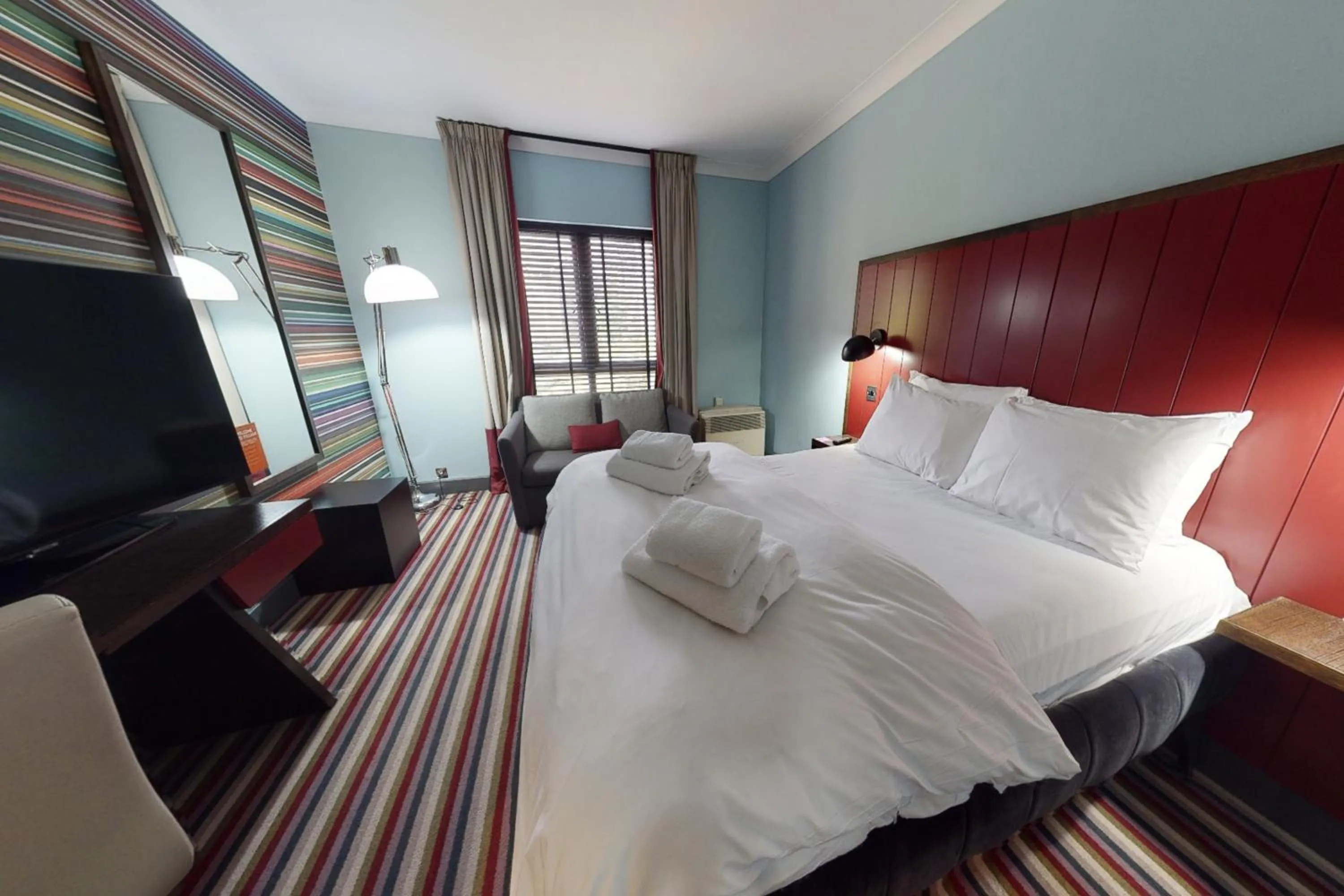 Club Room (FREE GYM & POOL ACCESS) in Village Hotel Swindon