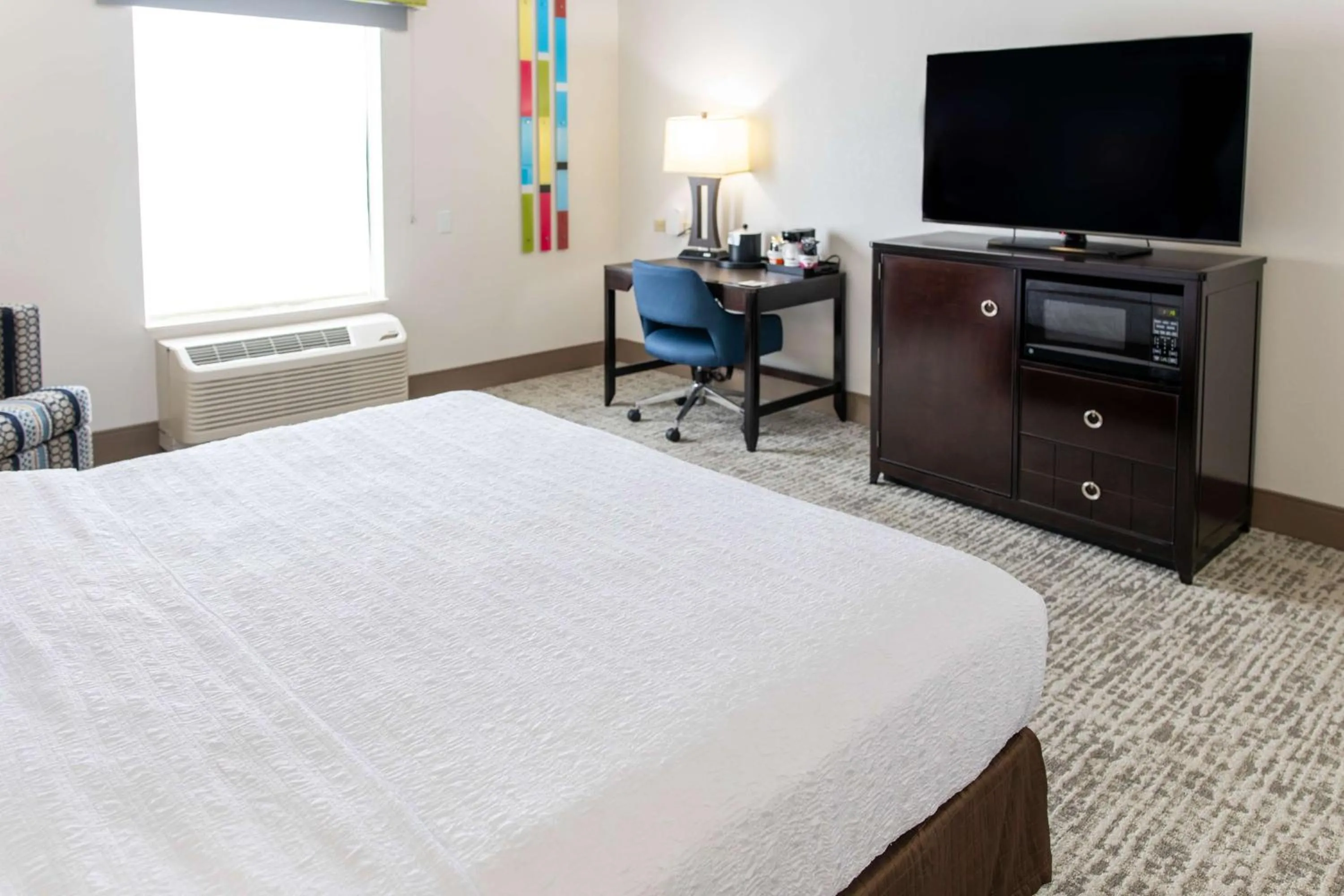 King Room with Accessible Tub - Mobility and Hearing Access/Non-Smoking in Hampton Inn & Suites Effingham