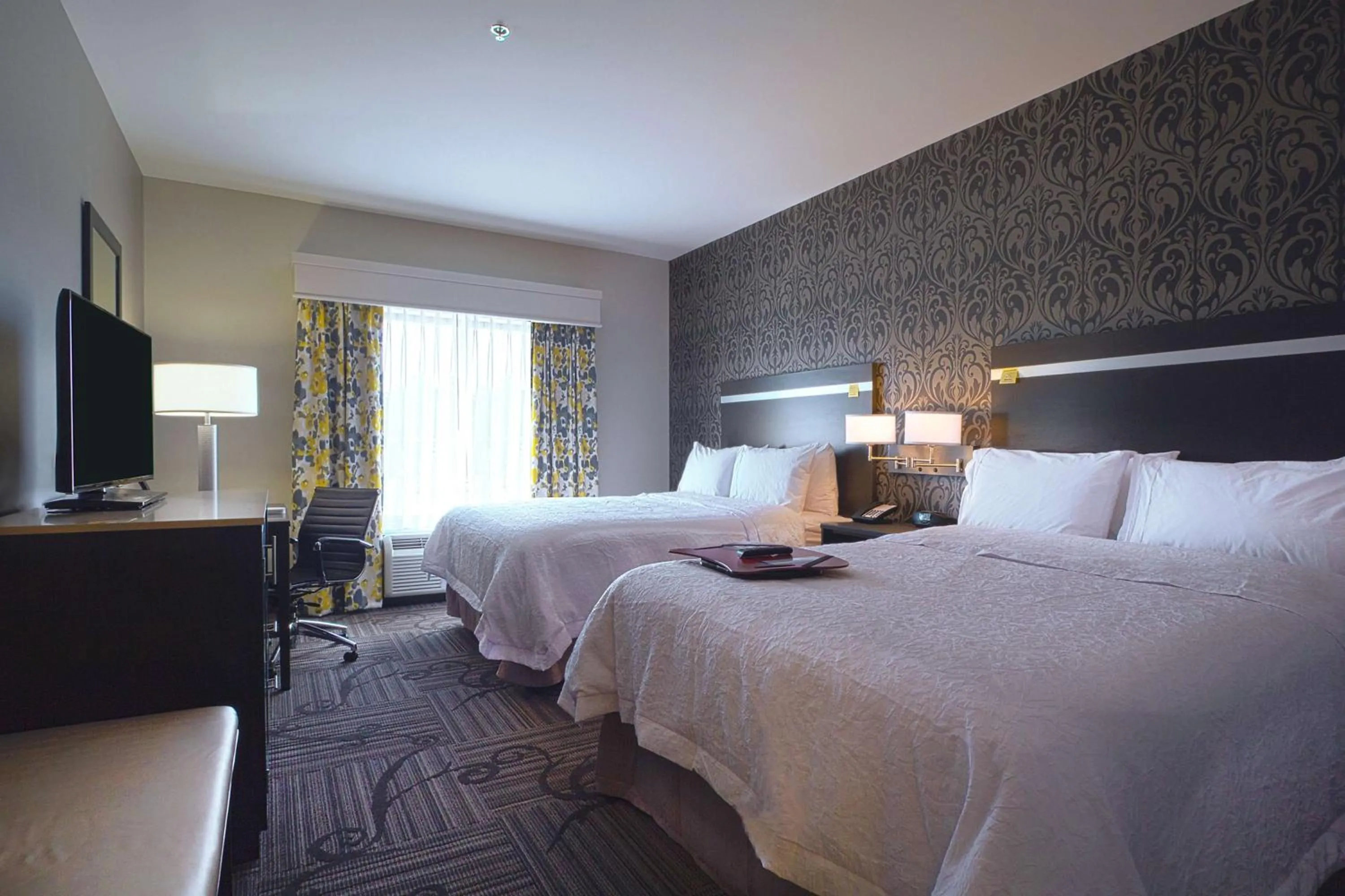 Queen Room with Two Queen Beds and Roll-In Shower - Mobility and Hearing Access/Non-Smoking in Hampton Inn & Suites Columbus/University Area