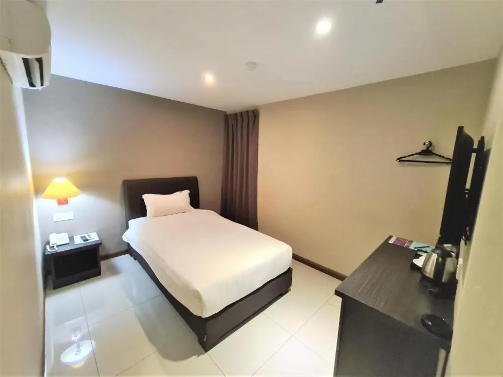Standard Single Room in Merdeka Hotel Kluang