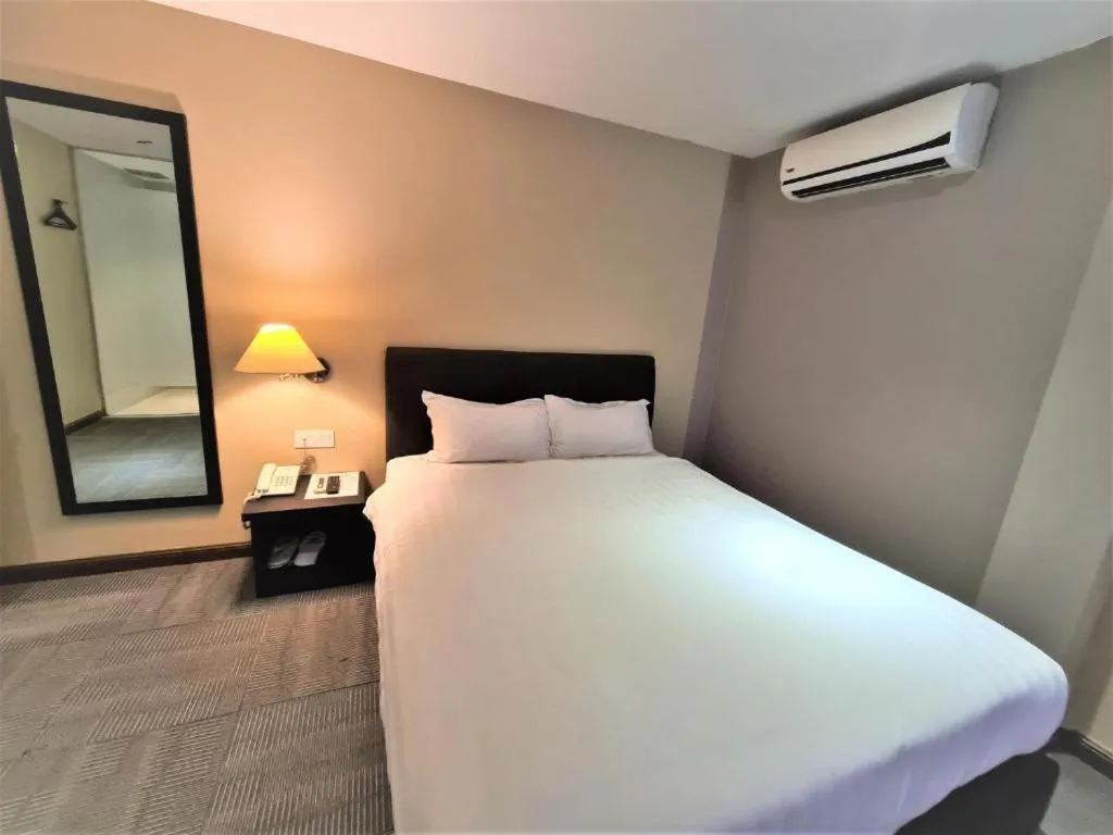 Deluxe Queen Room in Merdeka Hotel Kluang