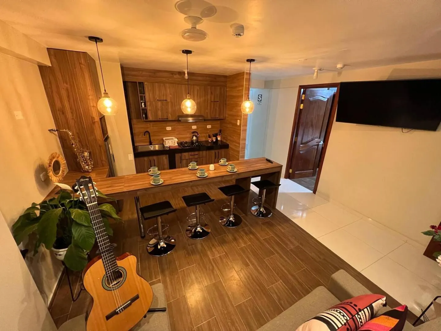 Deluxe Apartment in Velvet residence