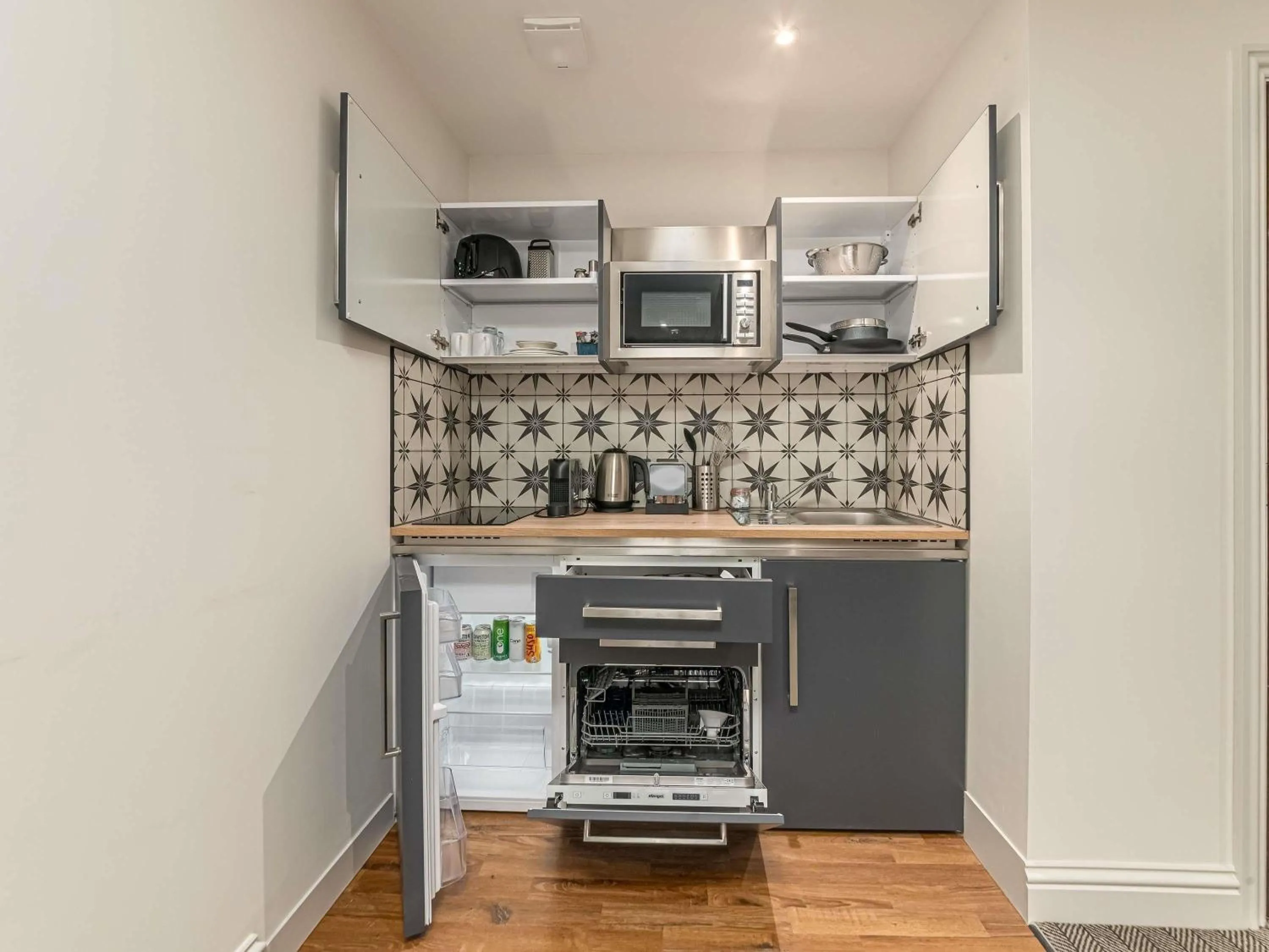 Apartment with One Double Bed in Mercure Salisbury White Hart Hotel & Apartments