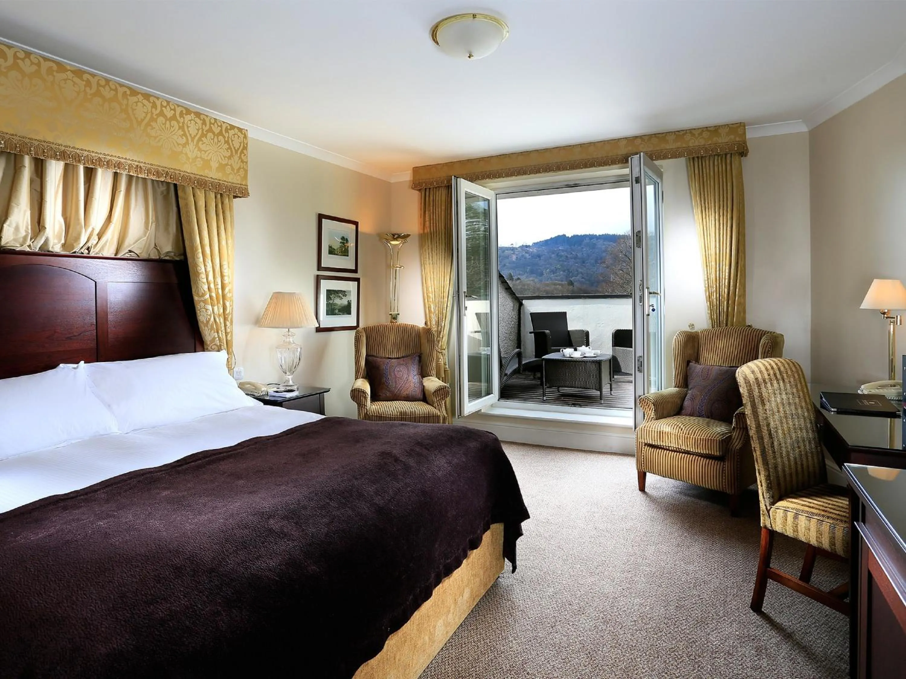 Deluxe Balcony Room in Macdonald Old England Hotel & Spa