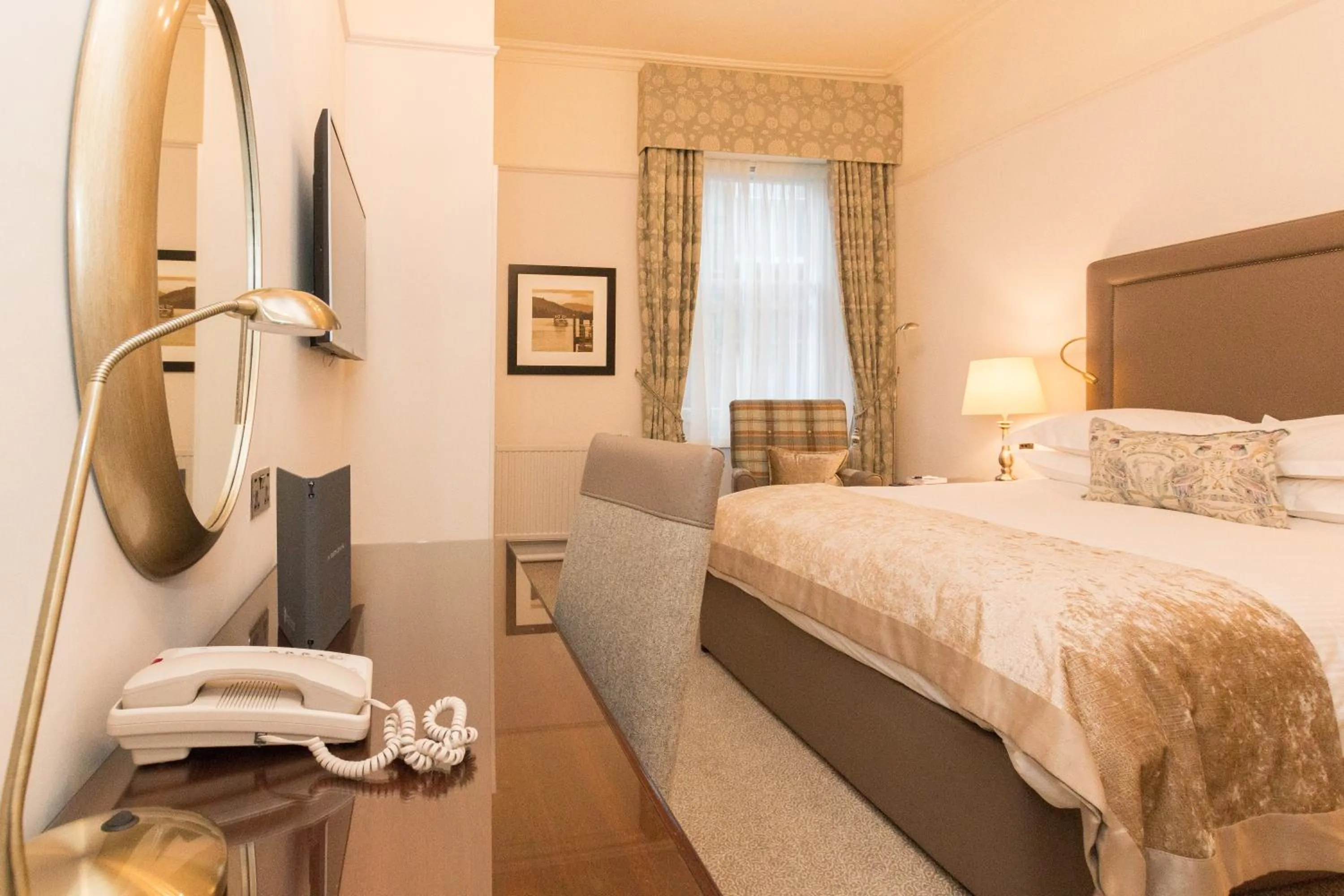 Standard King Room in Macdonald Old England Hotel & Spa