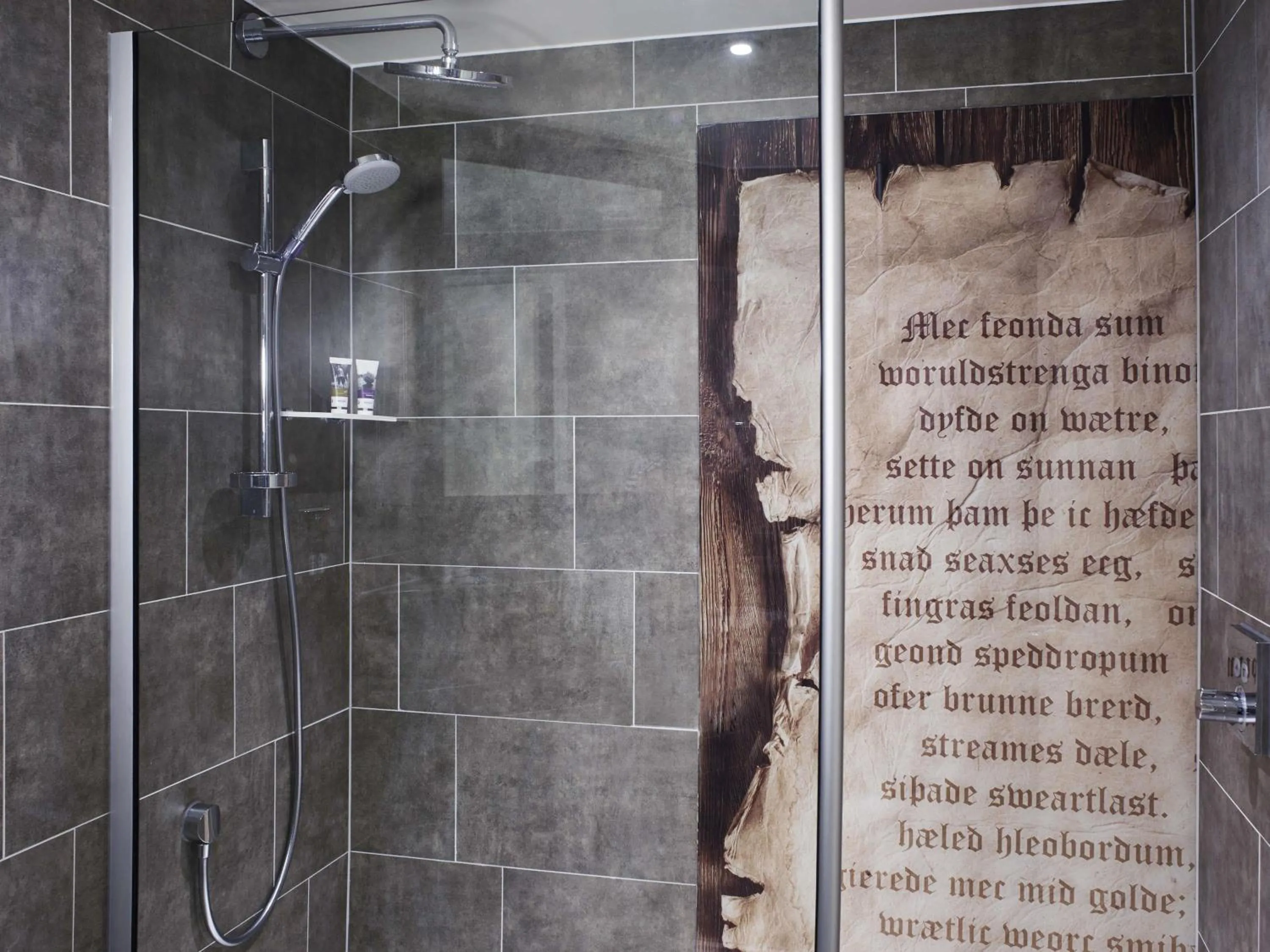 Standard Twin Room in Mercure Exeter Southgate Hotel