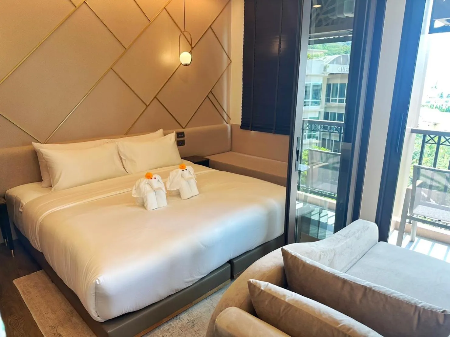 Premier King Room in The Proud Karon Beach Phuket Trademark Collection By Wyndham