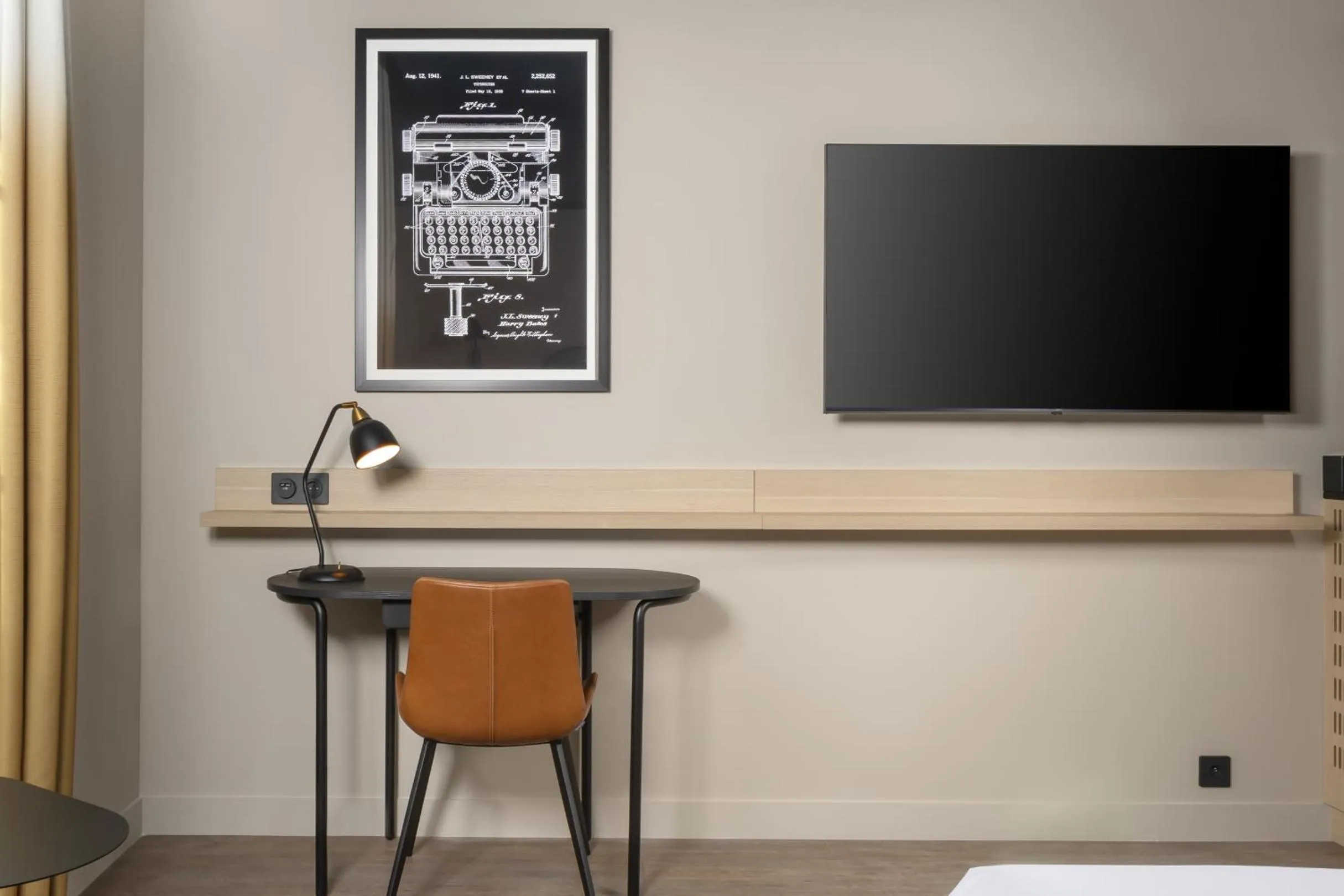 Deluxe King Room with Cathedral and City View in Hyatt Place Rouen