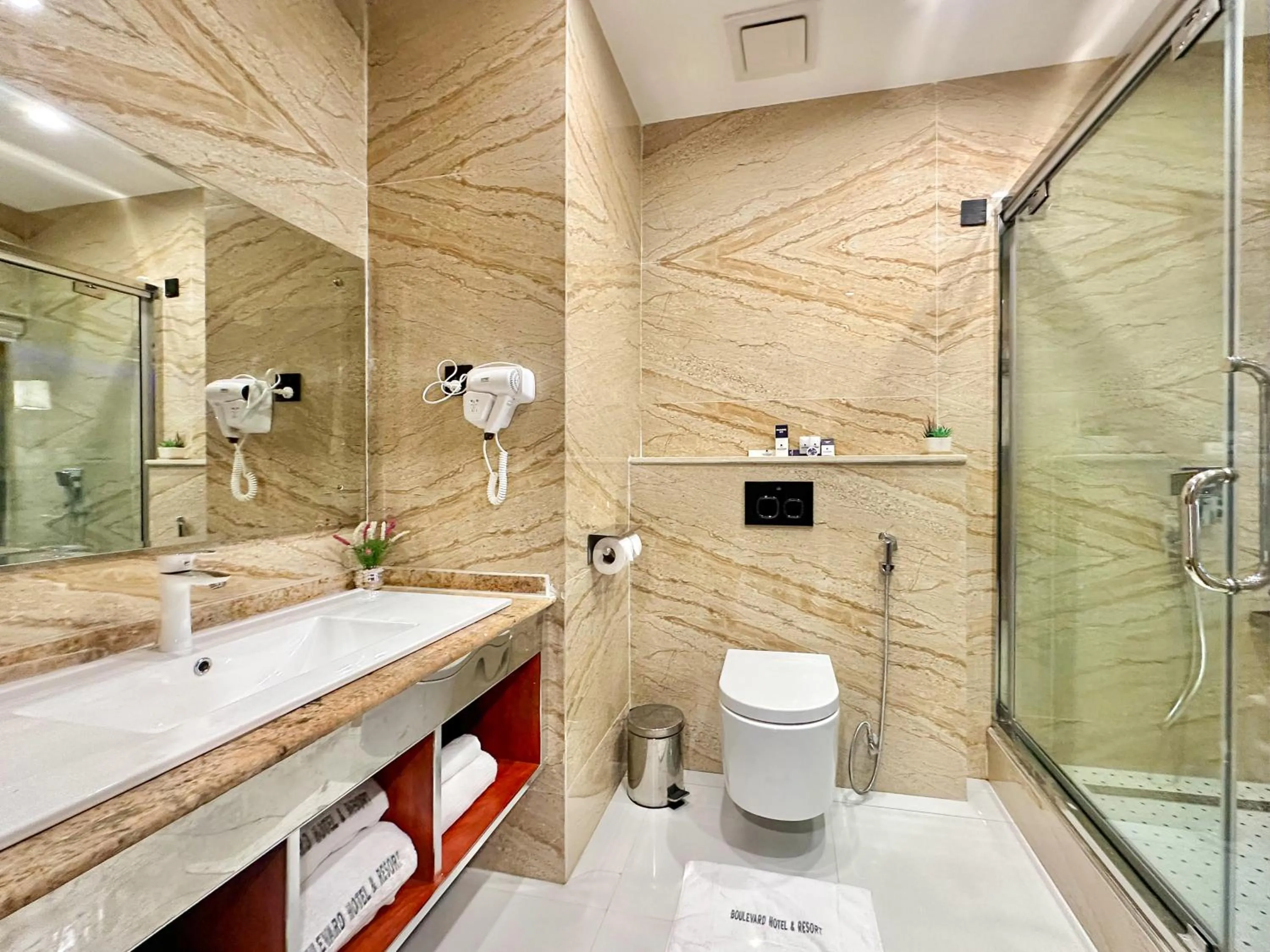 Double Room in Boulevard Owerri Hotel