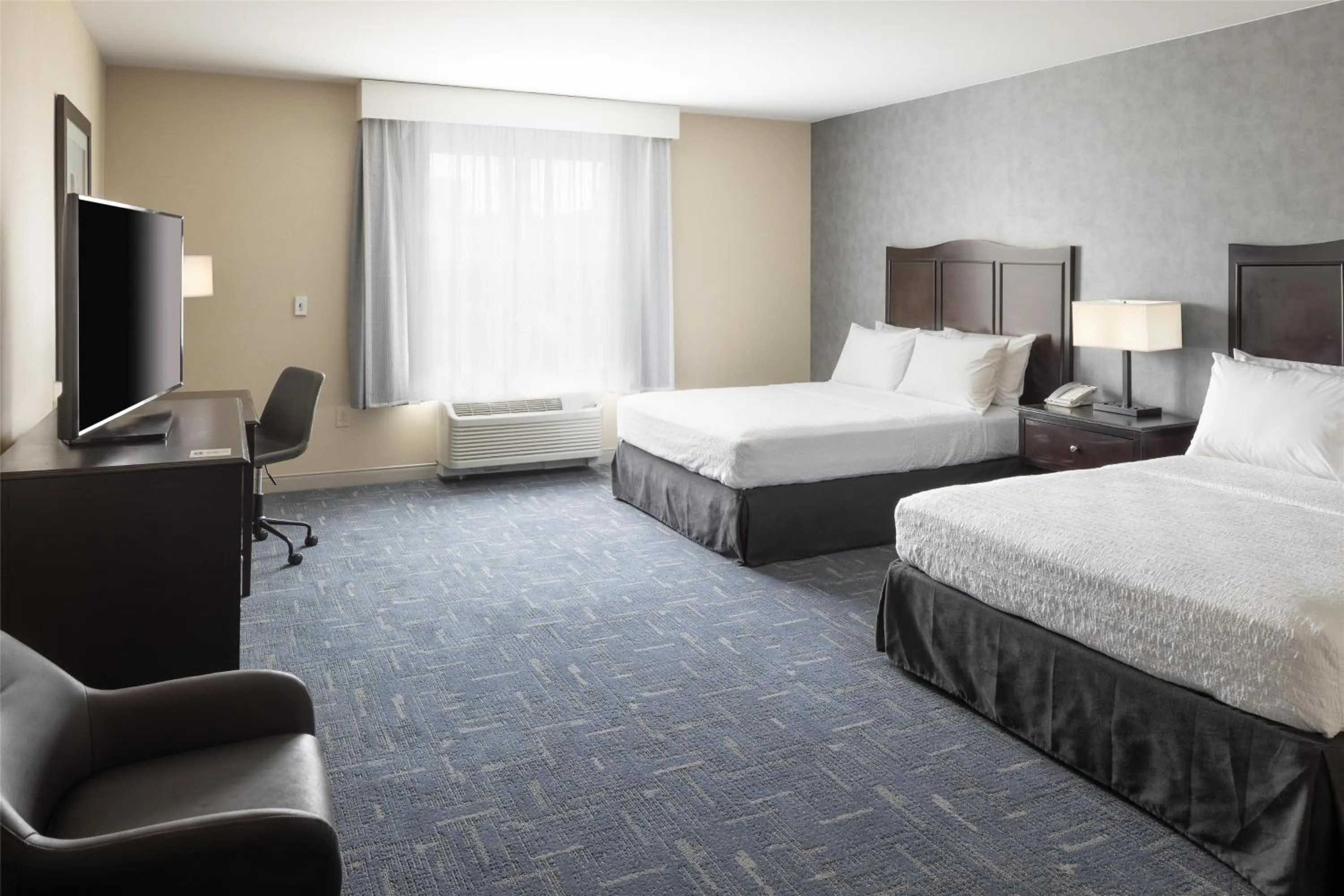 Queen Room with Two Queen Beds - Mobility Access/Non-Smoking in Hampton Inn Lewiston-Auburn