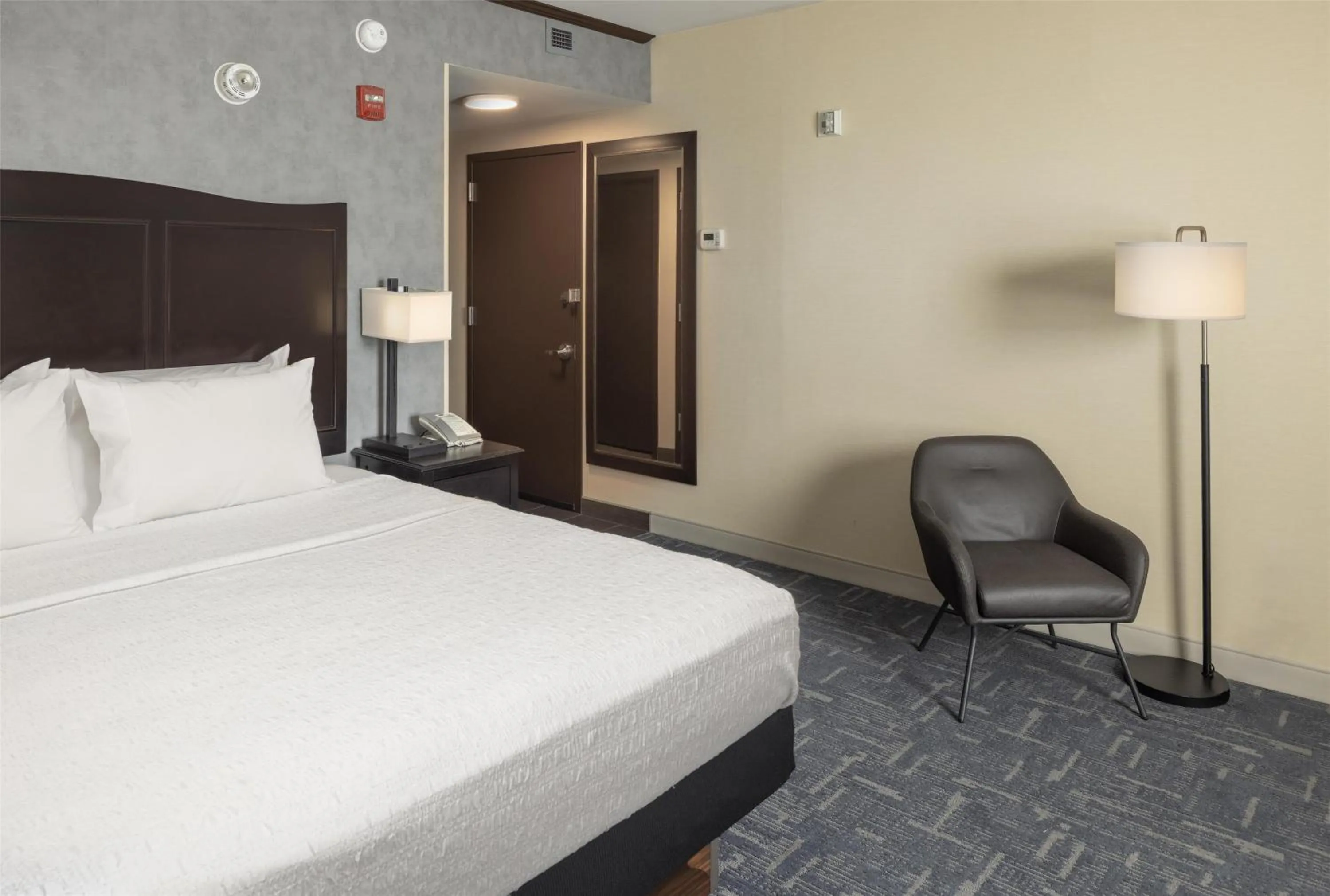 King Room - Hearing Access/Non-Smoking in Hampton Inn Lewiston-Auburn