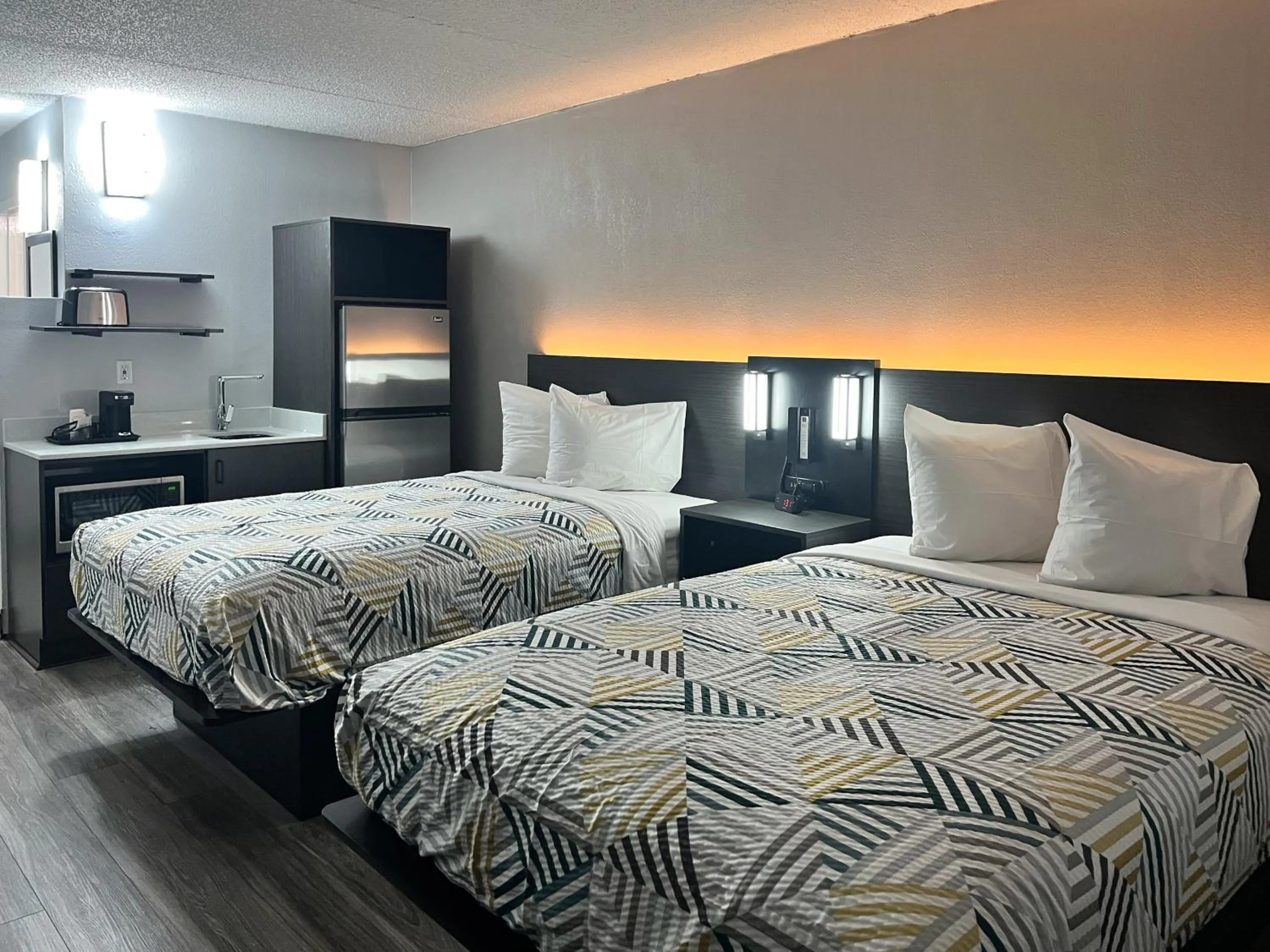 Quadruple Room - Non-Smoking in Studio 6 Rock Hill, SC Cherry Road