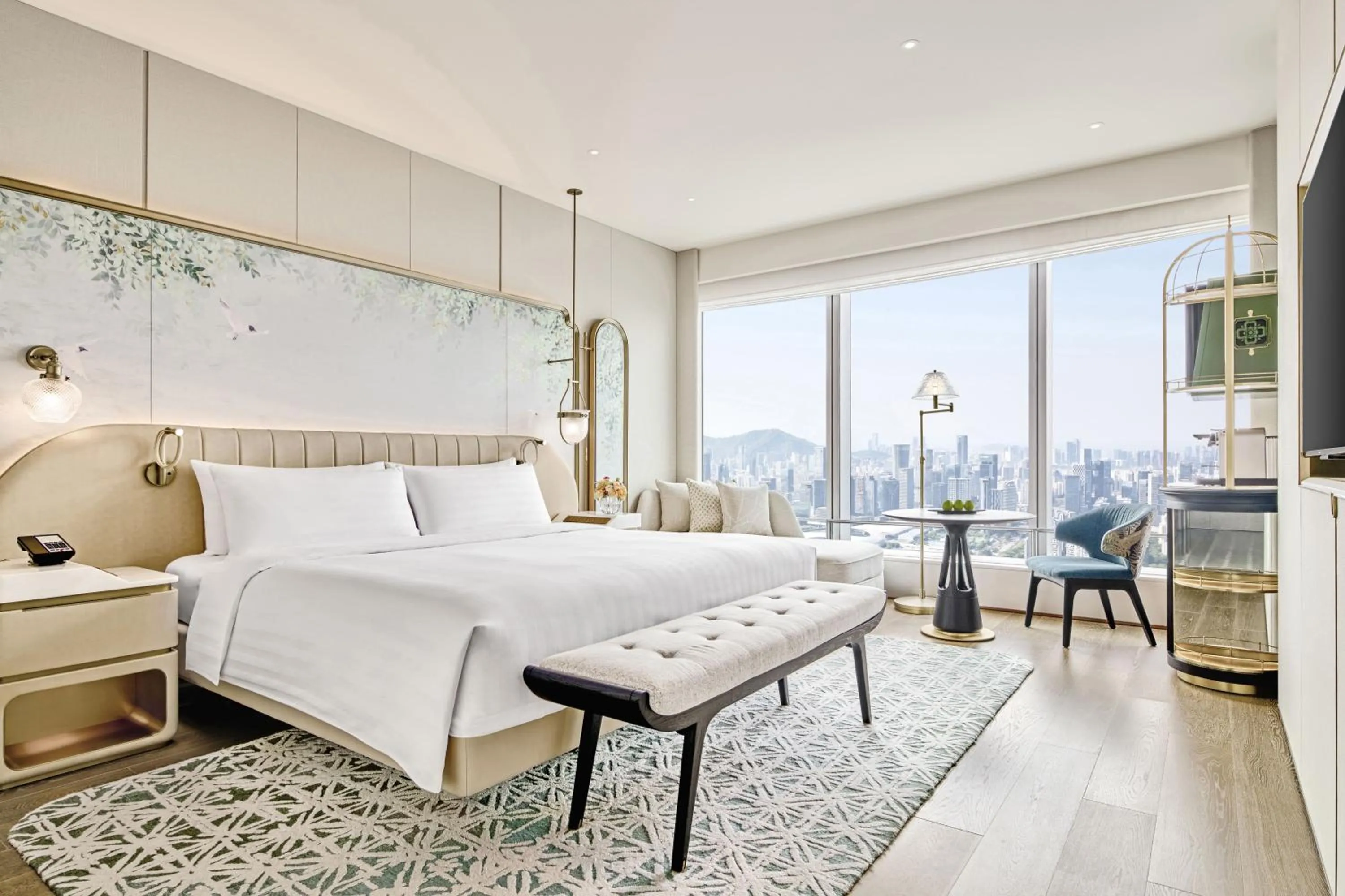 Horizon King Room (Enjoy Horizon Club Executive Benefits & Mini-bar) in Shangri-La Nanshan, Shenzhen