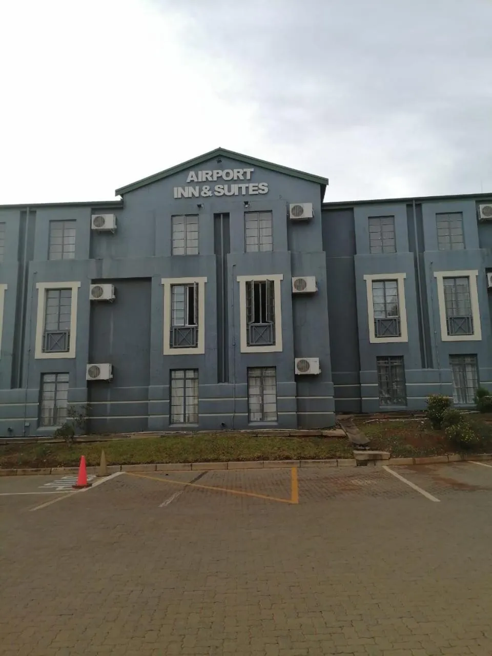 Airport Inn and Suites