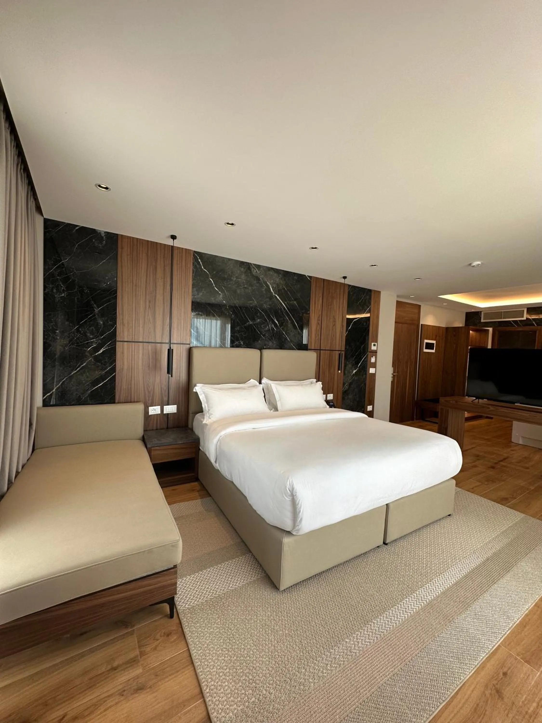 Suite with Hot Tub in Klajdi Resort & SPA