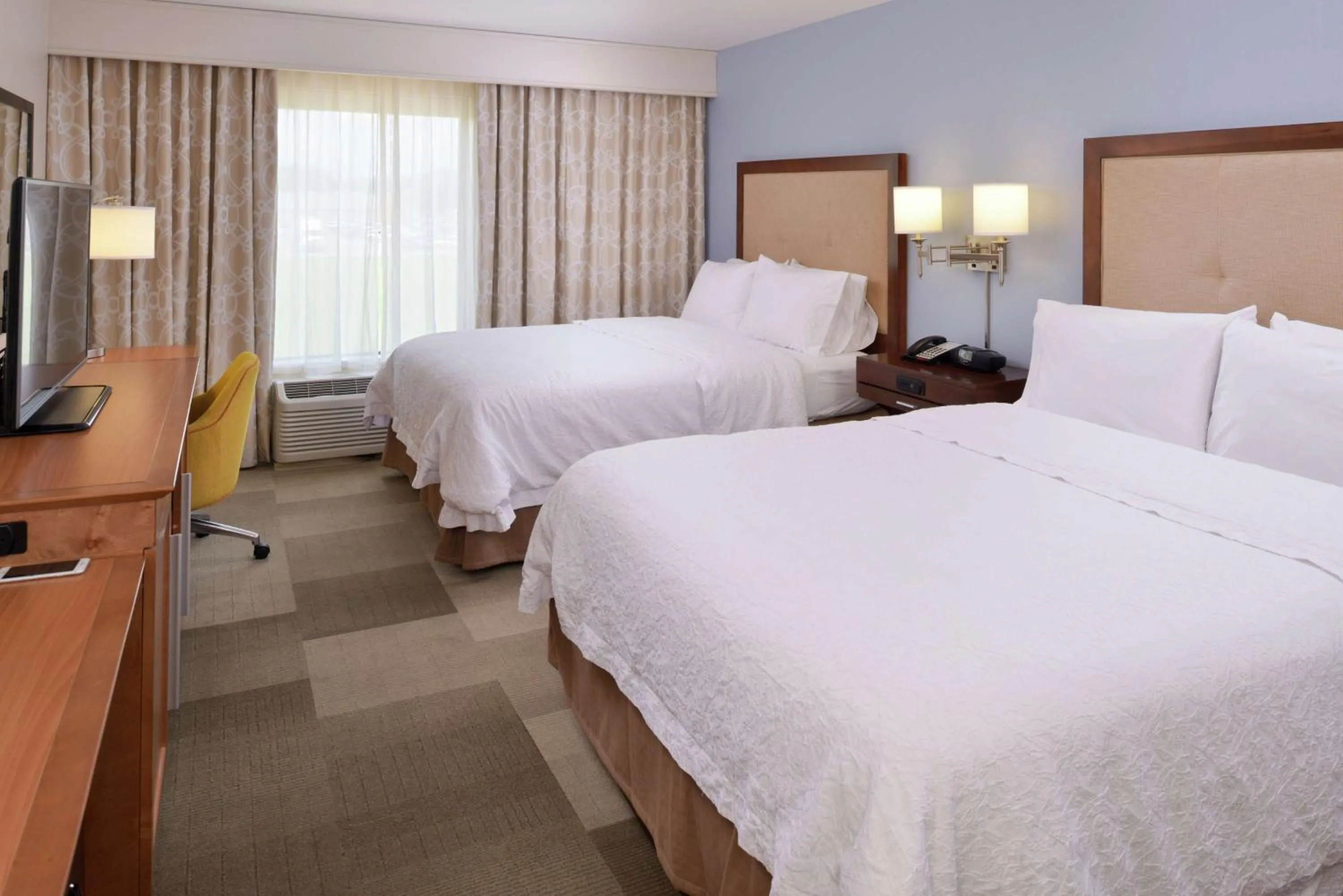 Queen Room with Two Queen Beds - Non-Smoking in Hampton Inn & Suites by Hilton Lonoke