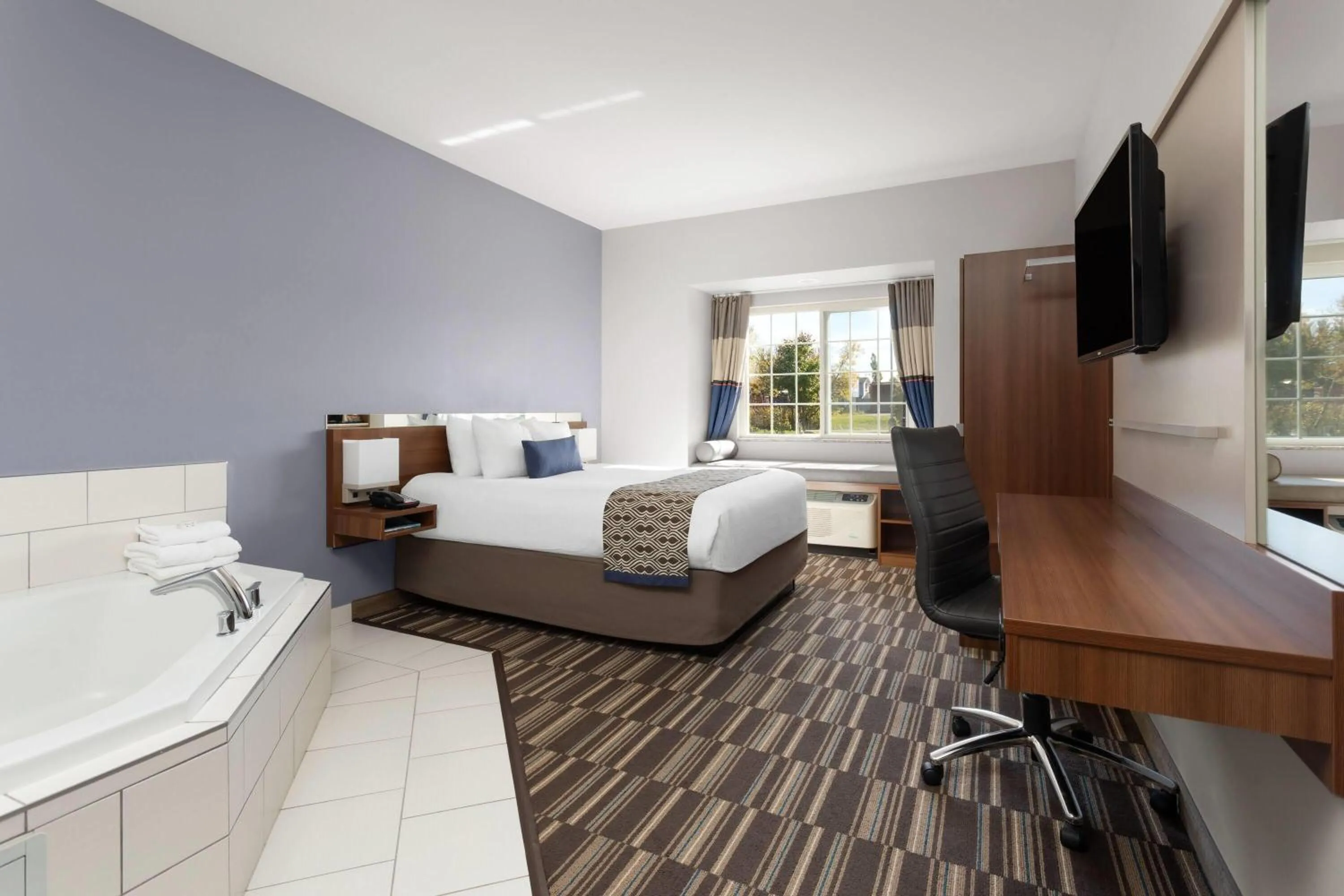 Queen Studio Suite with Jetted Tub - Non-Smoking in Microtel Inn & Suites Sault Ste. Marie