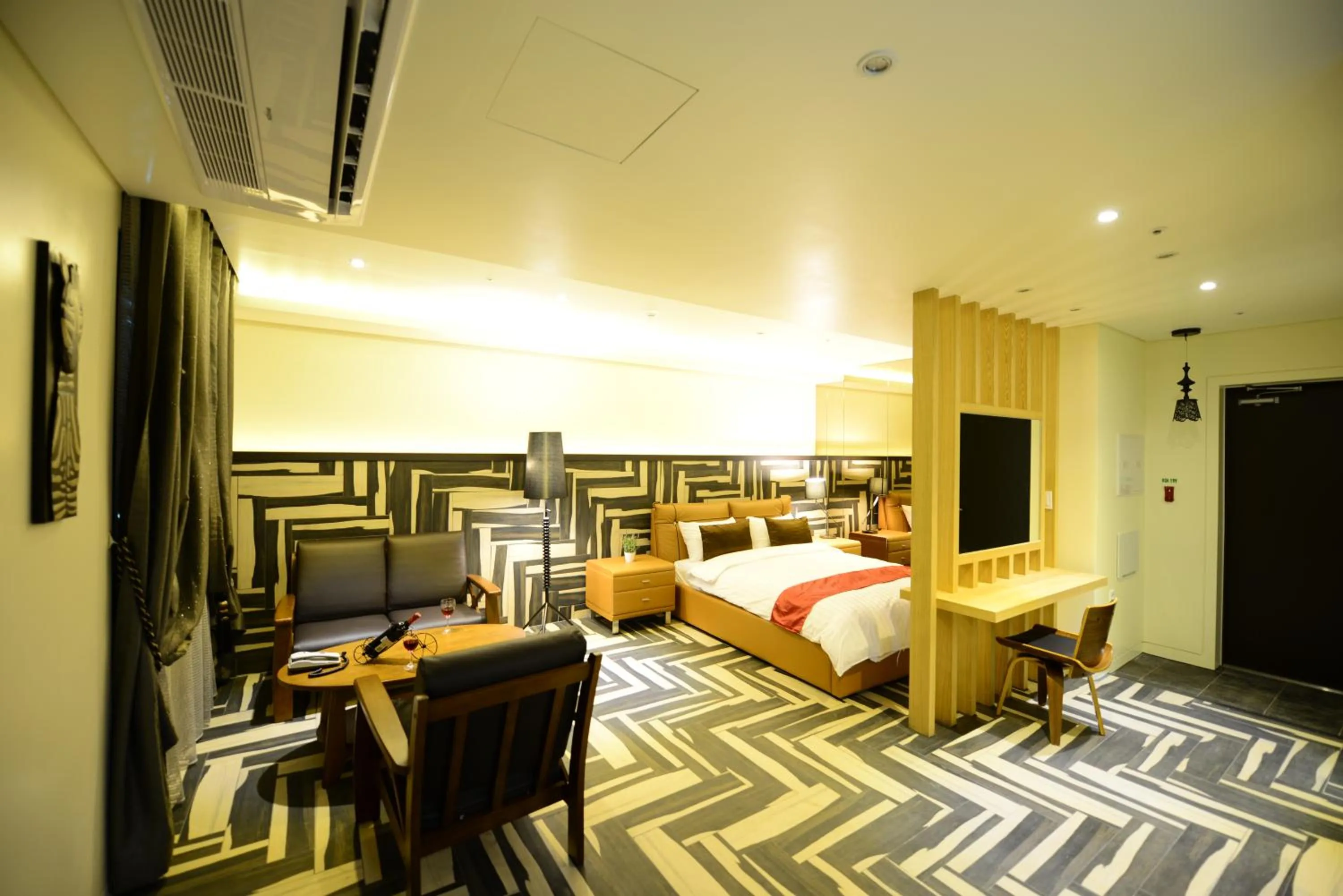 Queen Suite in Dunsan Graytone Hotel