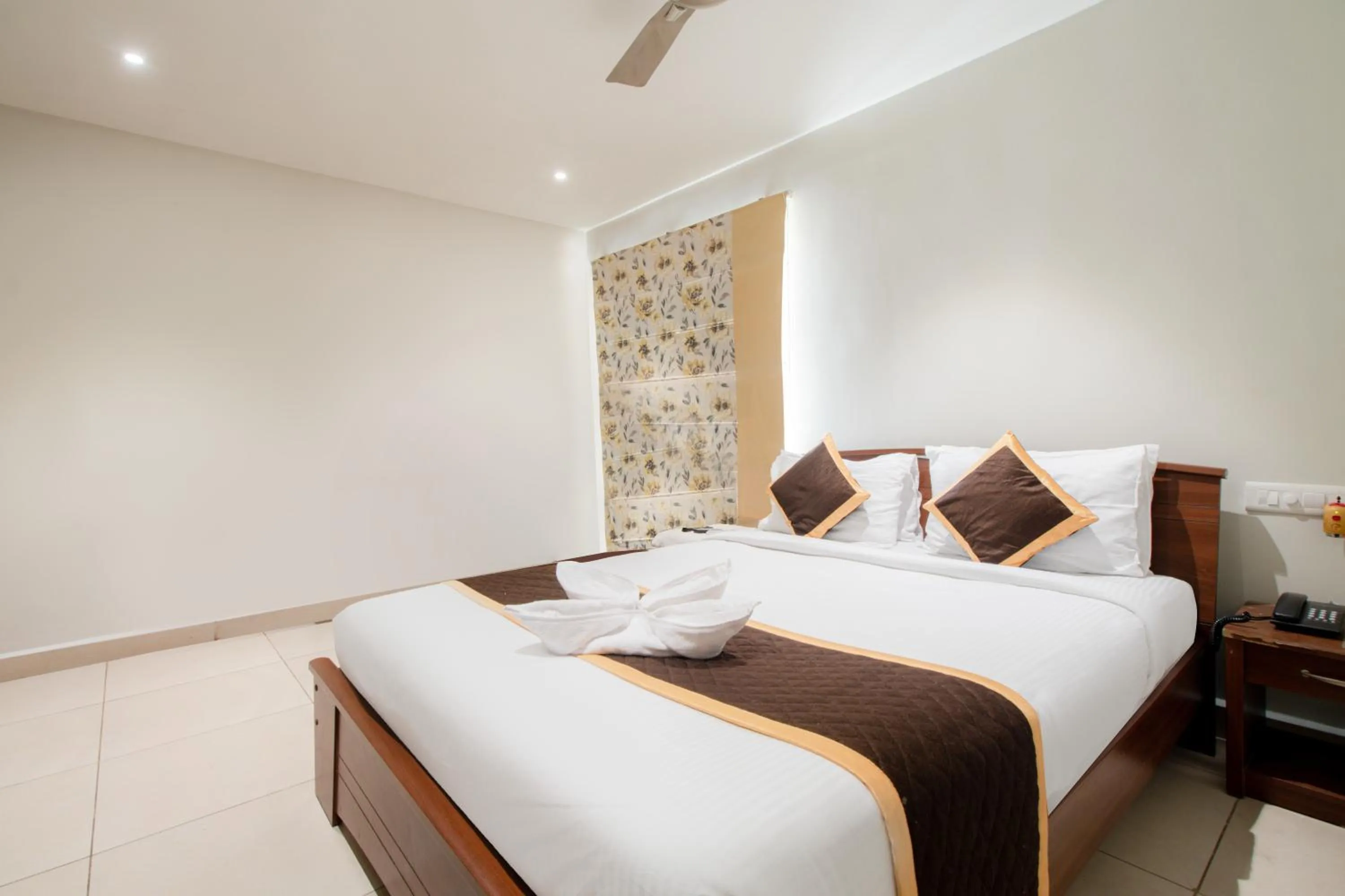 Deluxe Room - single occupancy in beeStay Hotels MG Road Vijayawada