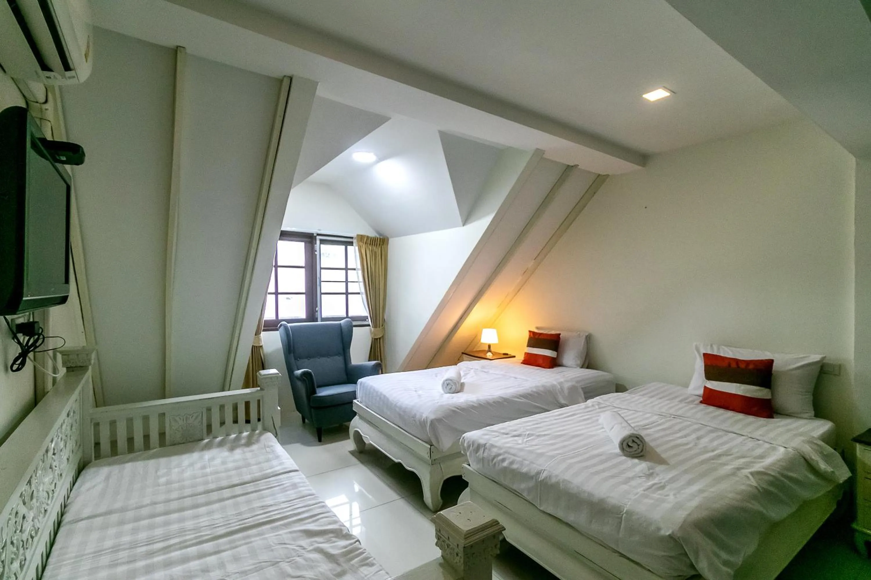 Studio with Sofa Bed in Narastay @ Phrom Phong