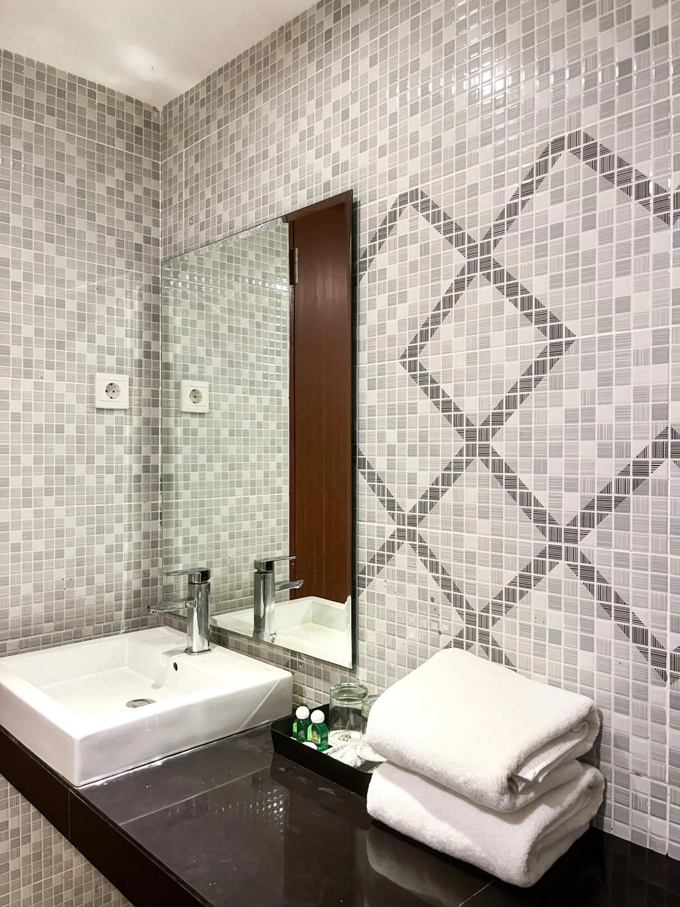 Superior Twin Room in SM Tower Hotel and Convention Berau