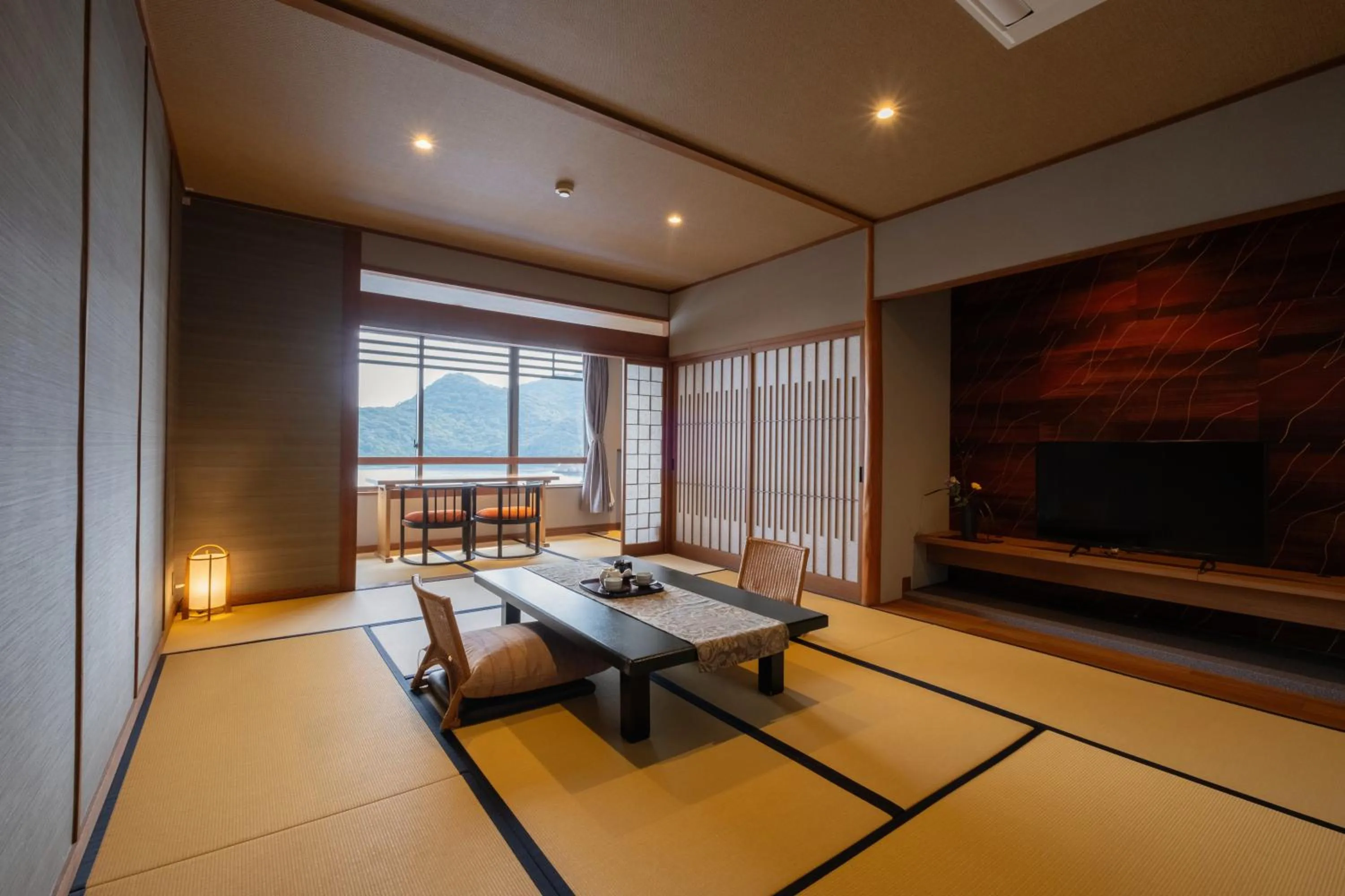 Japanese-Style Room in Keishokan Sazanamitei