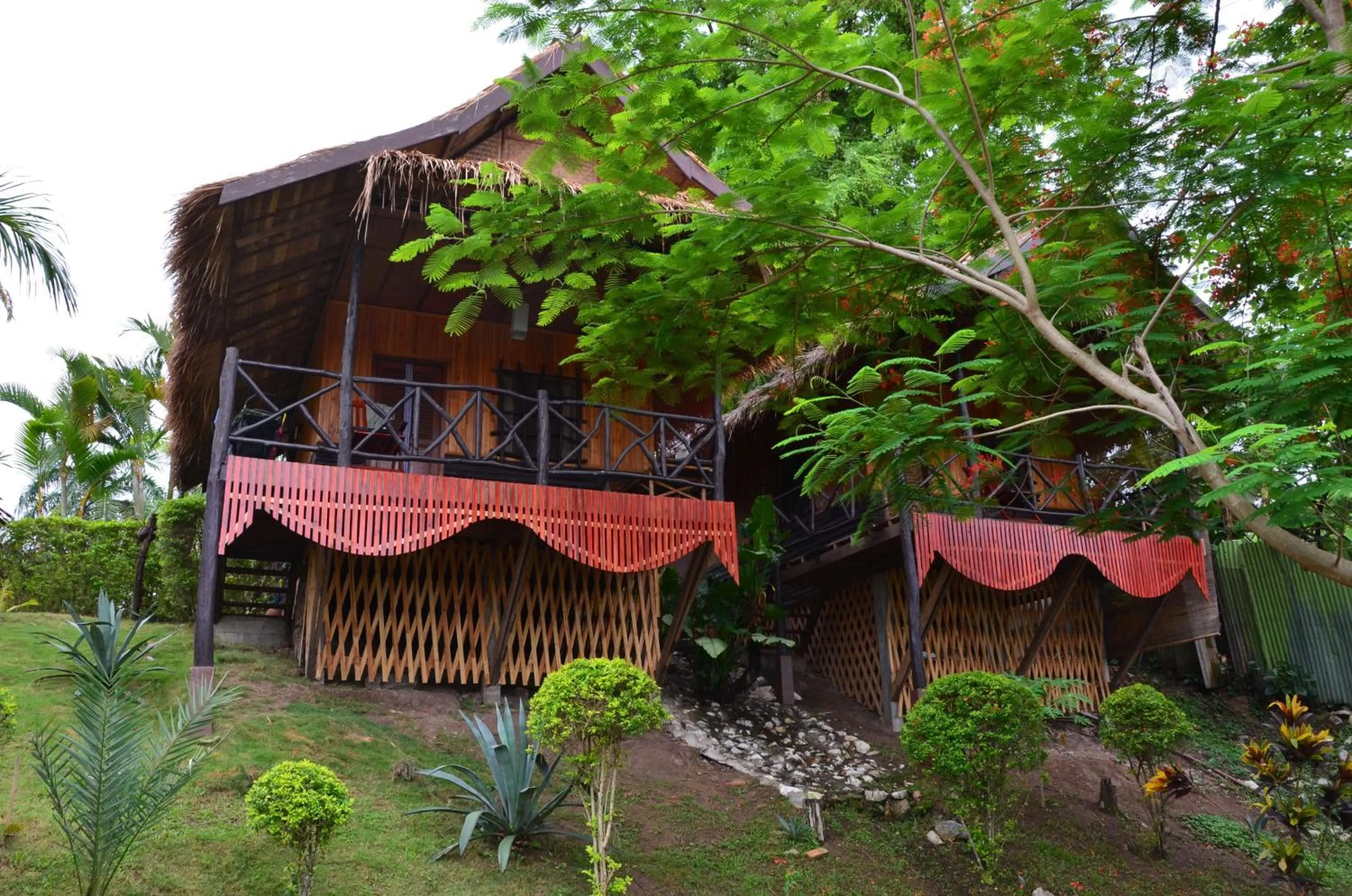 Bungalow with River View - single occupancy in Thongbay Guesthouse
