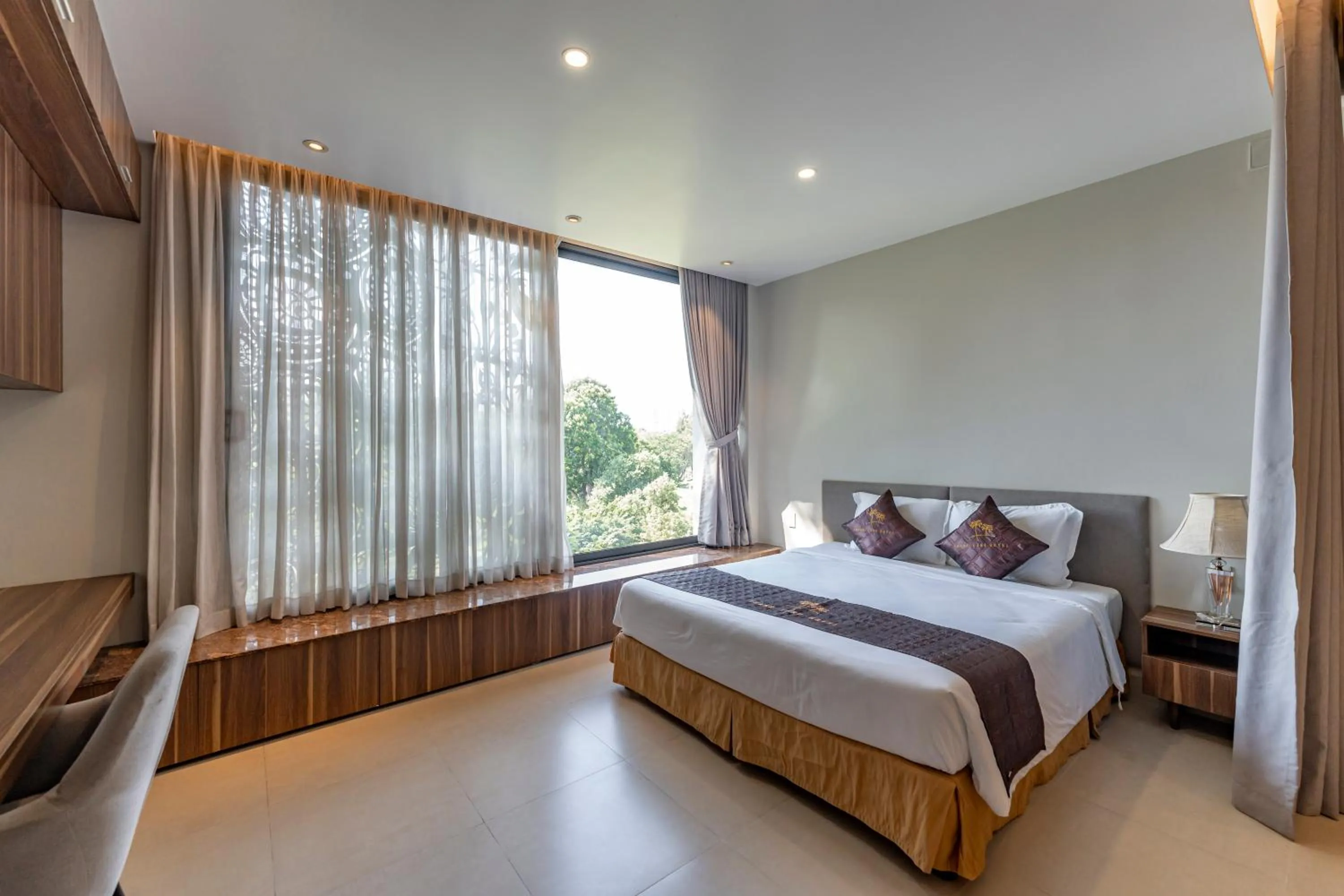 Deluxe King Studio in Thanh Long Hotel - Apartment