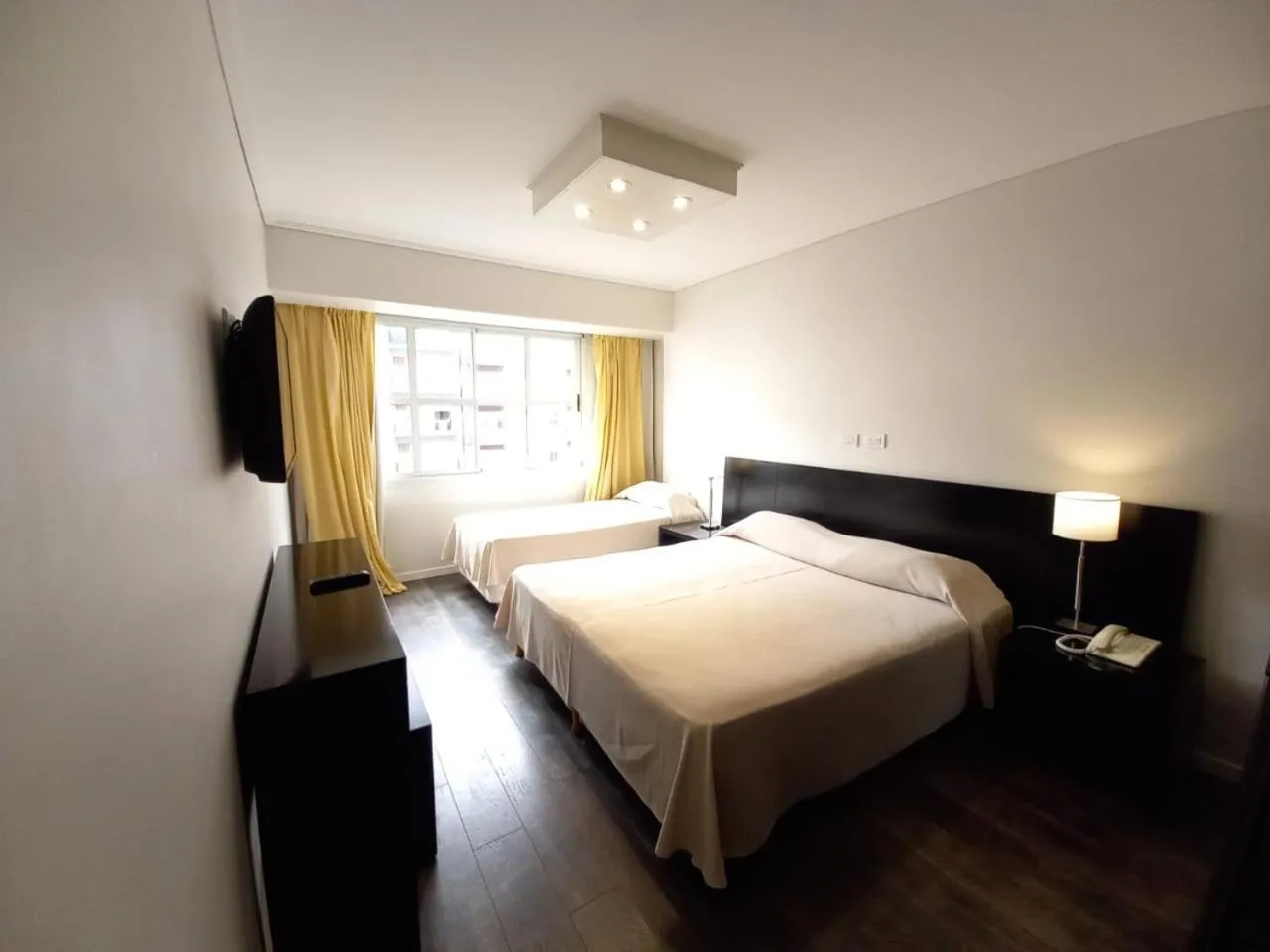 Superior Triple Room in Hotel Versailles