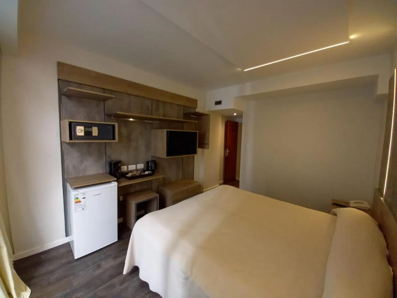 Double or Twin Room Junior in Hotel Versailles