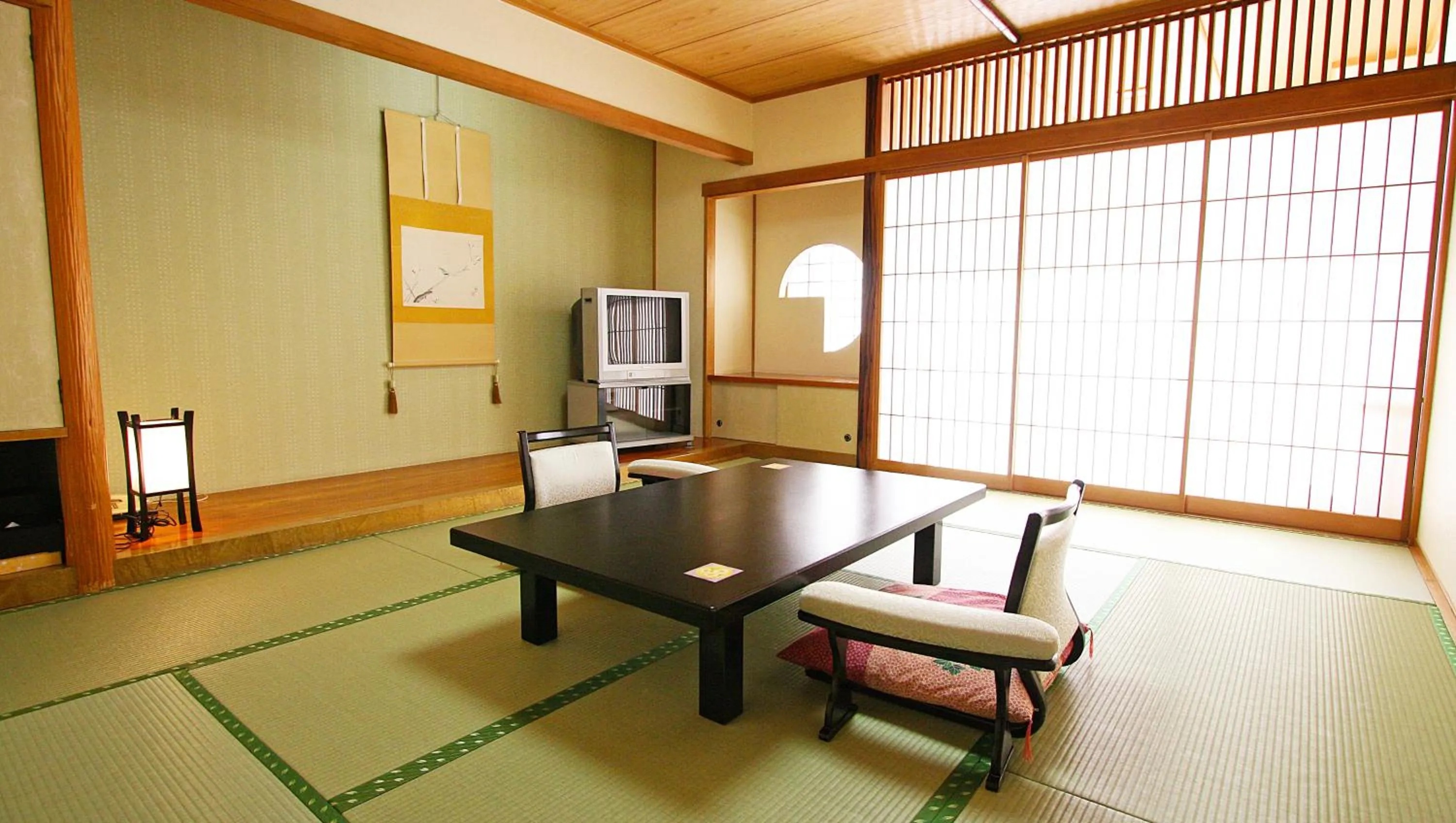 Japanese-Style Room with Shared Bathroom in Hotel Hana Isawa