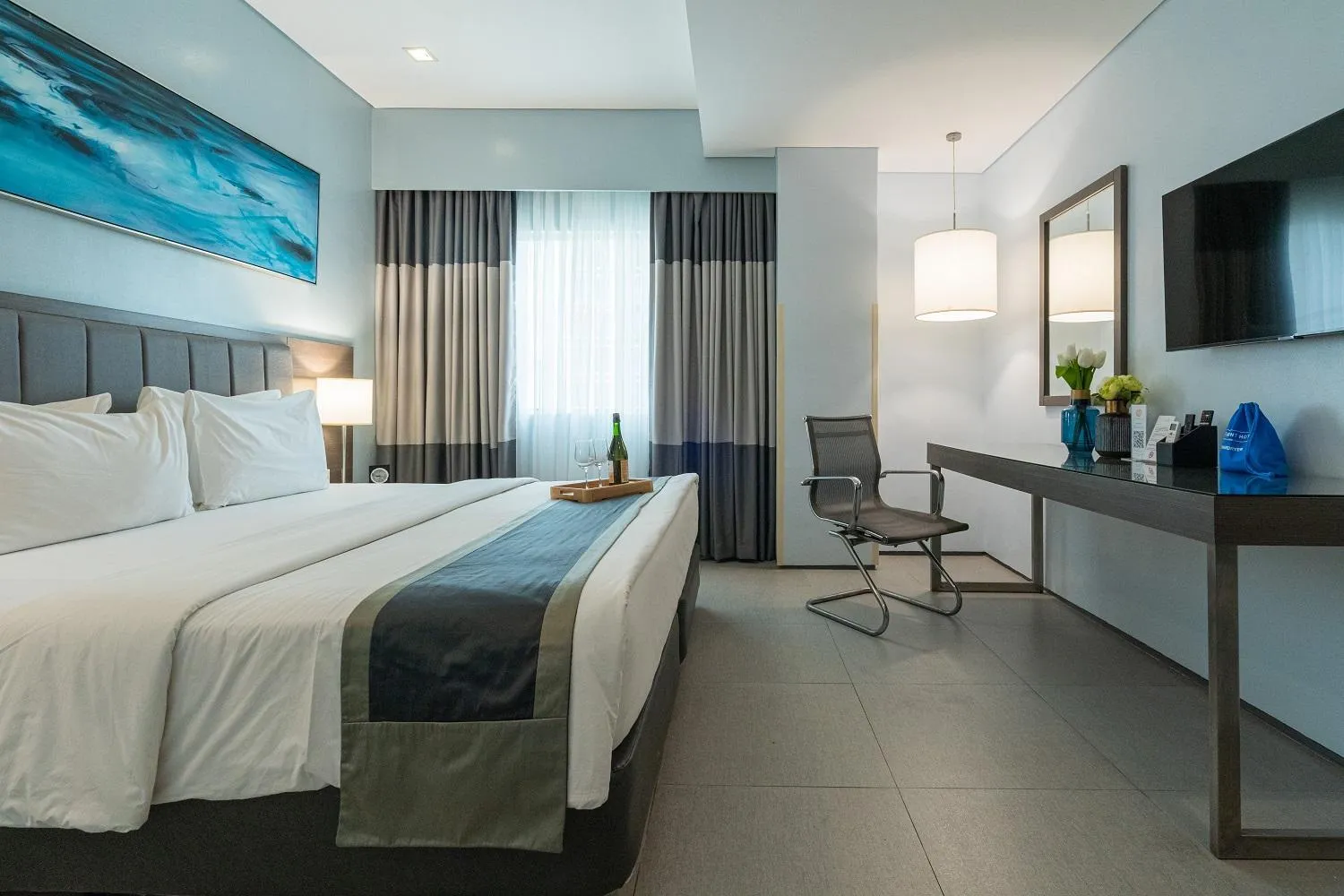 Deluxe Double or Twin Room in Bayfront Hotel Cebu North Reclamation