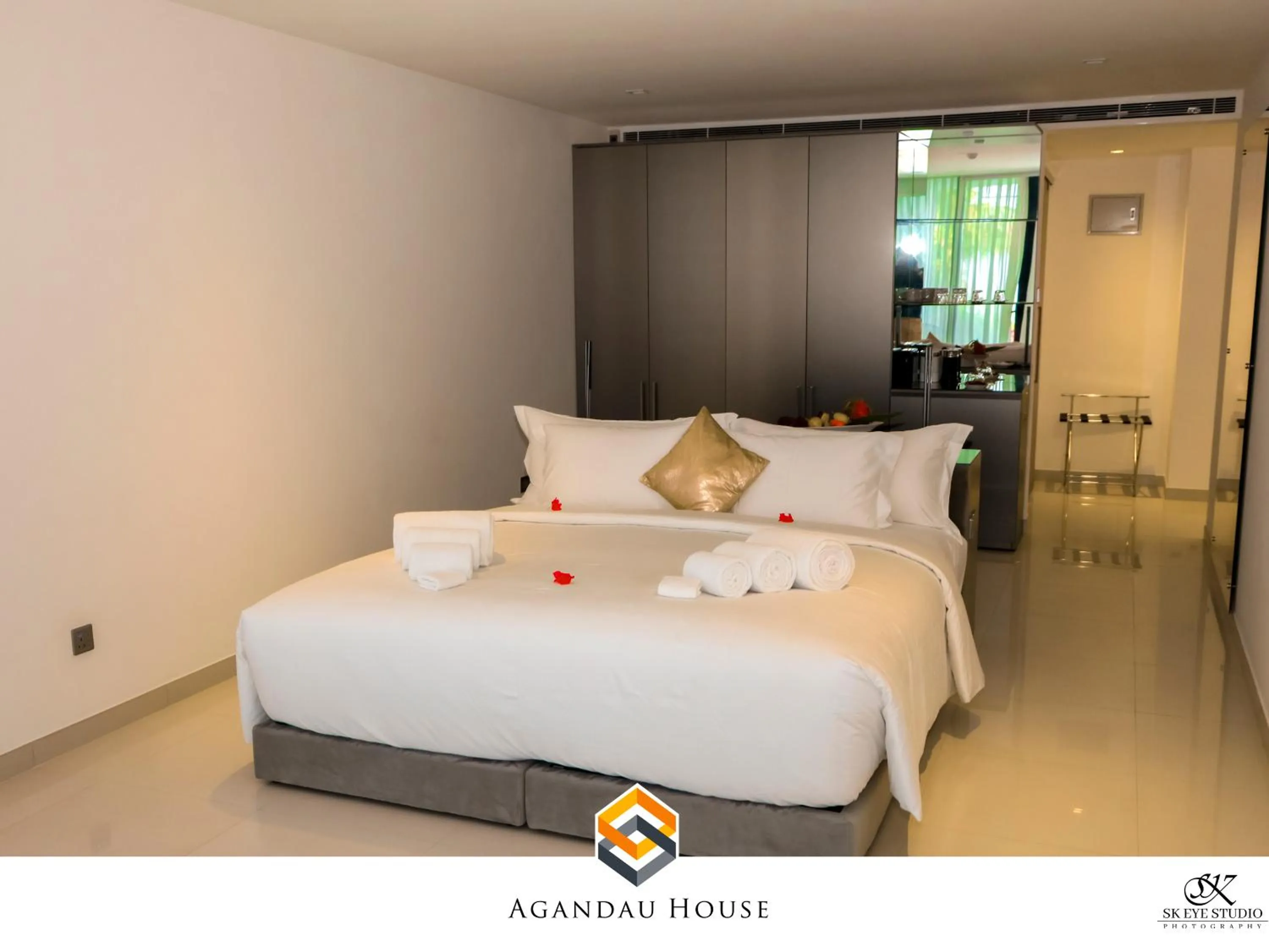 Deluxe Double Room in Agandau House