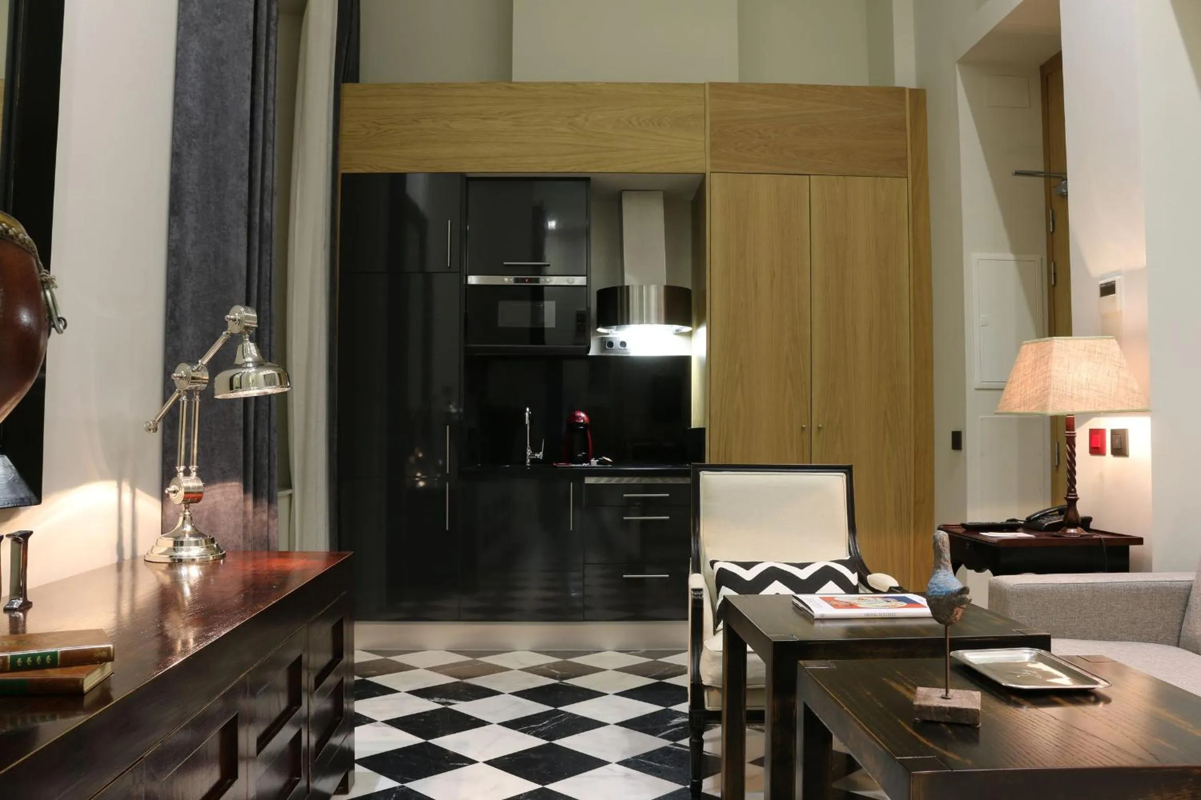 Deluxe One-Bedroom Apartment - Ground Floor in Aguilas5 SevillaSuites