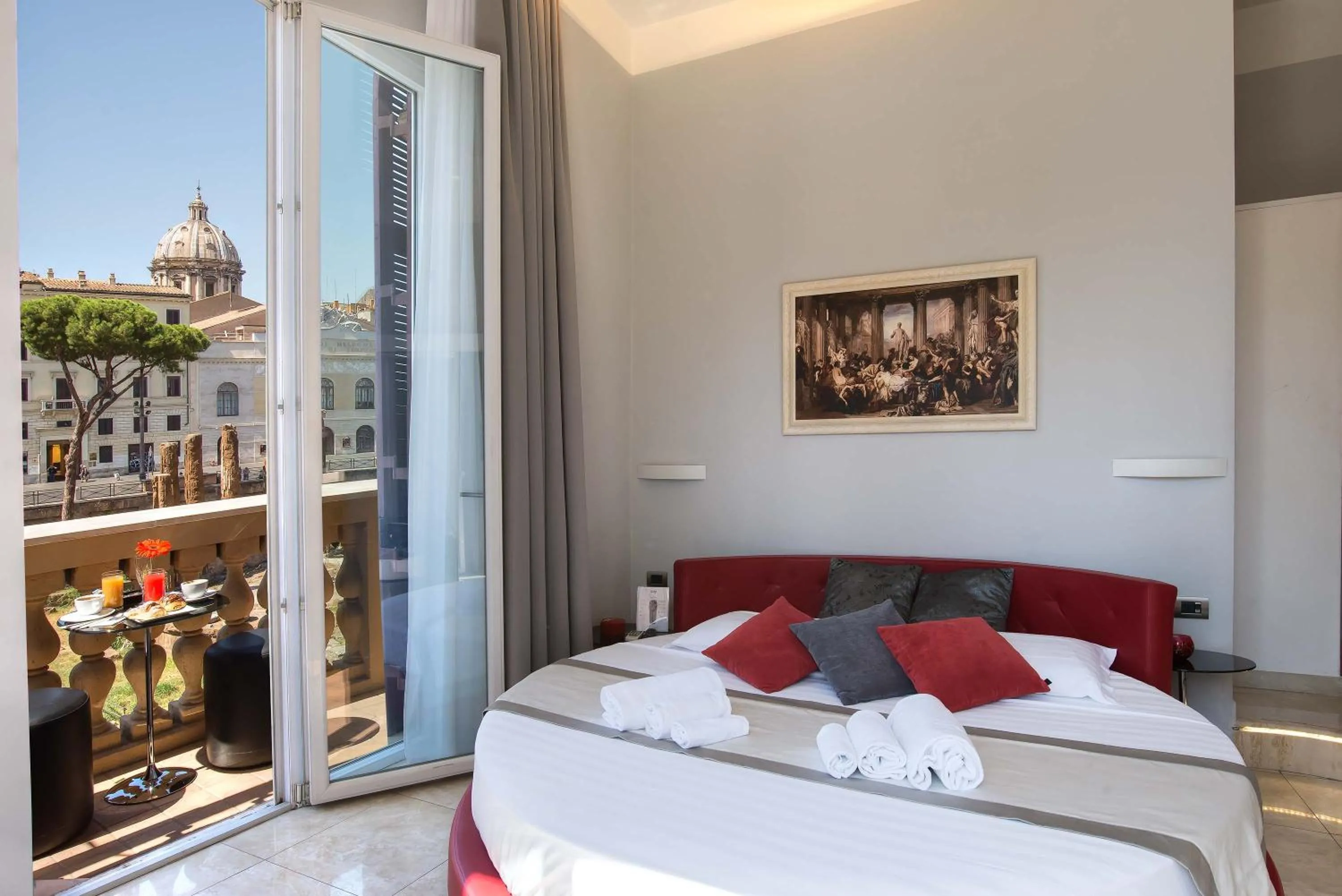 Double Room with Balcony and View in Pantheon Caesar Relais