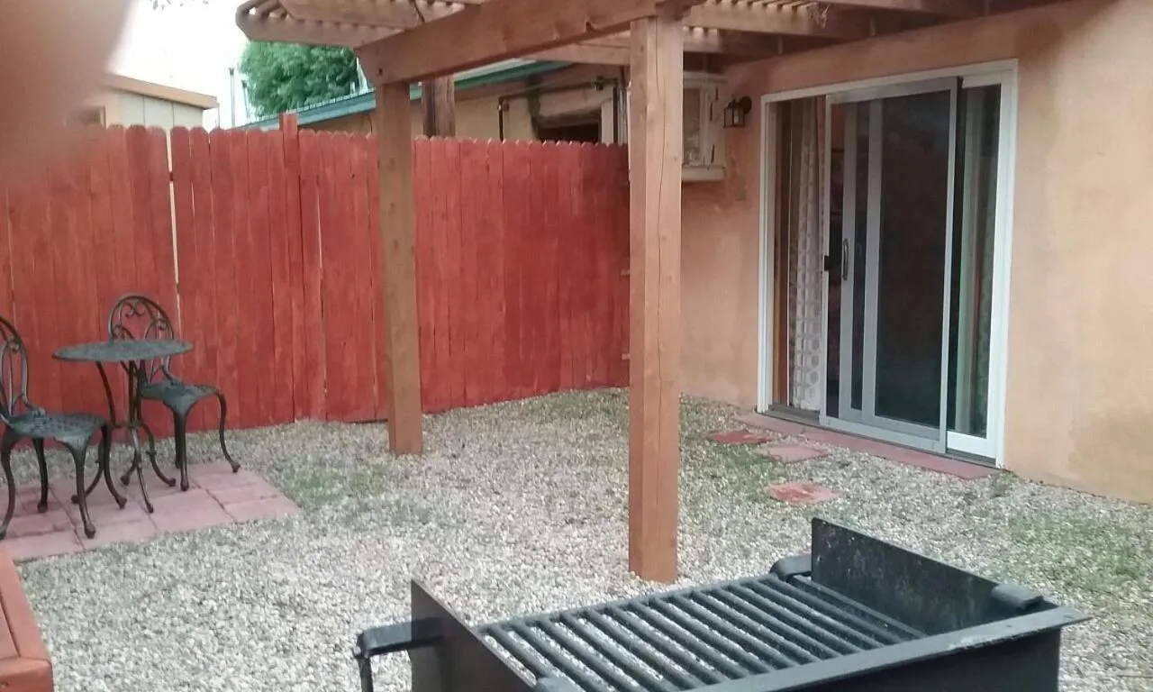 Apartment with Shower in Frontier Motel