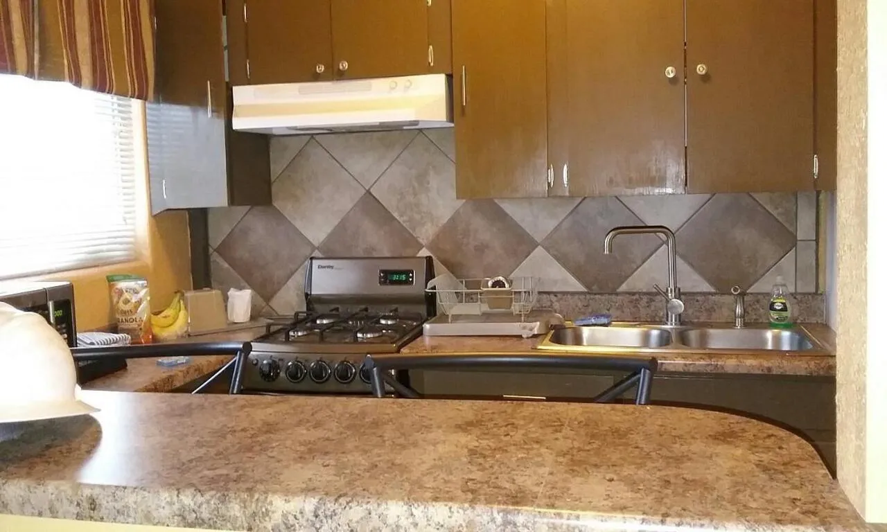 One-Bedroom Suite in Frontier Motel