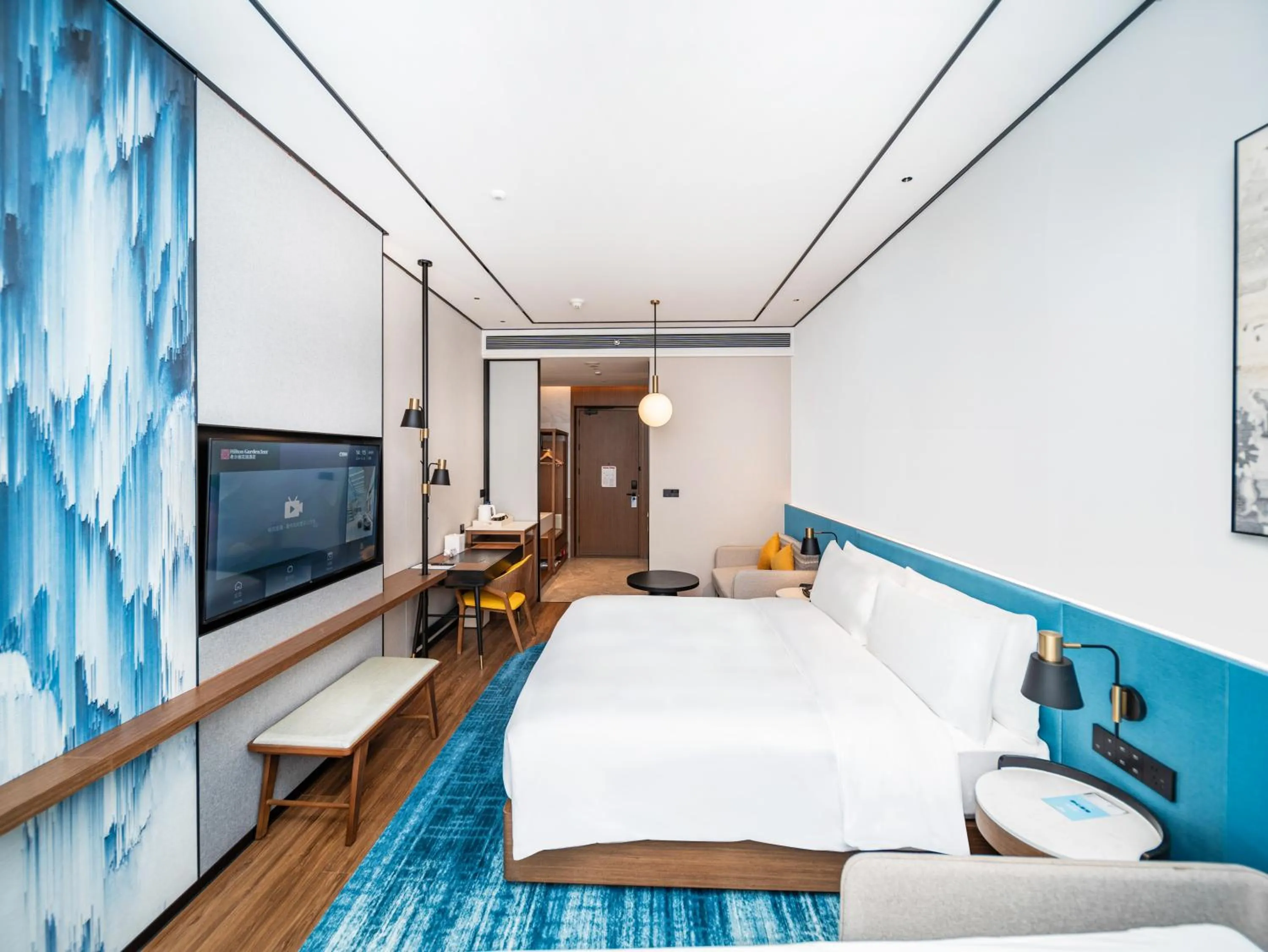 King Room with Sofa Bed in Hilton Garden Inn Huizhou North Railway Station