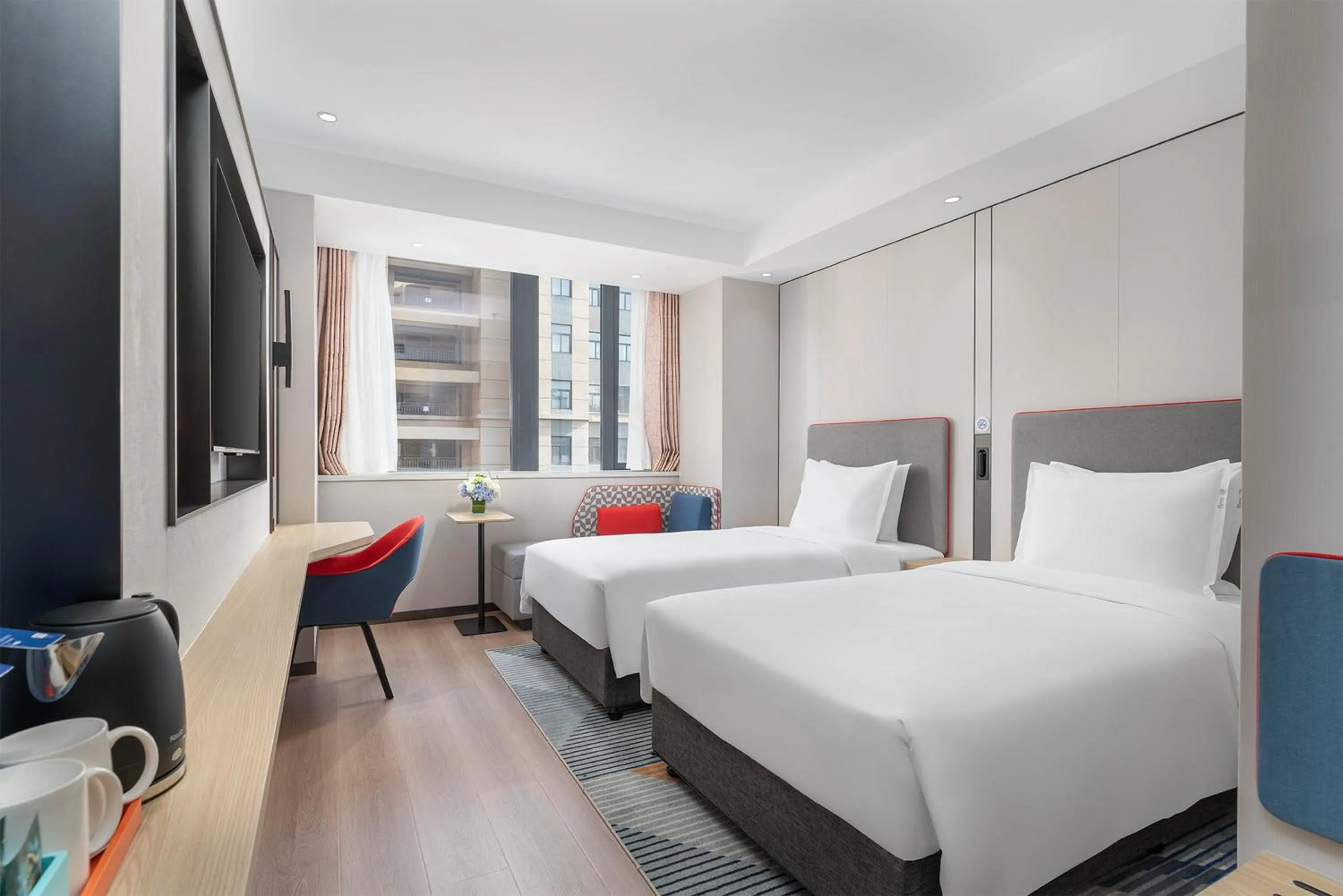 High Floor Standard Twin Room in Holiday Inn Express Xi'an Daxing by IHG