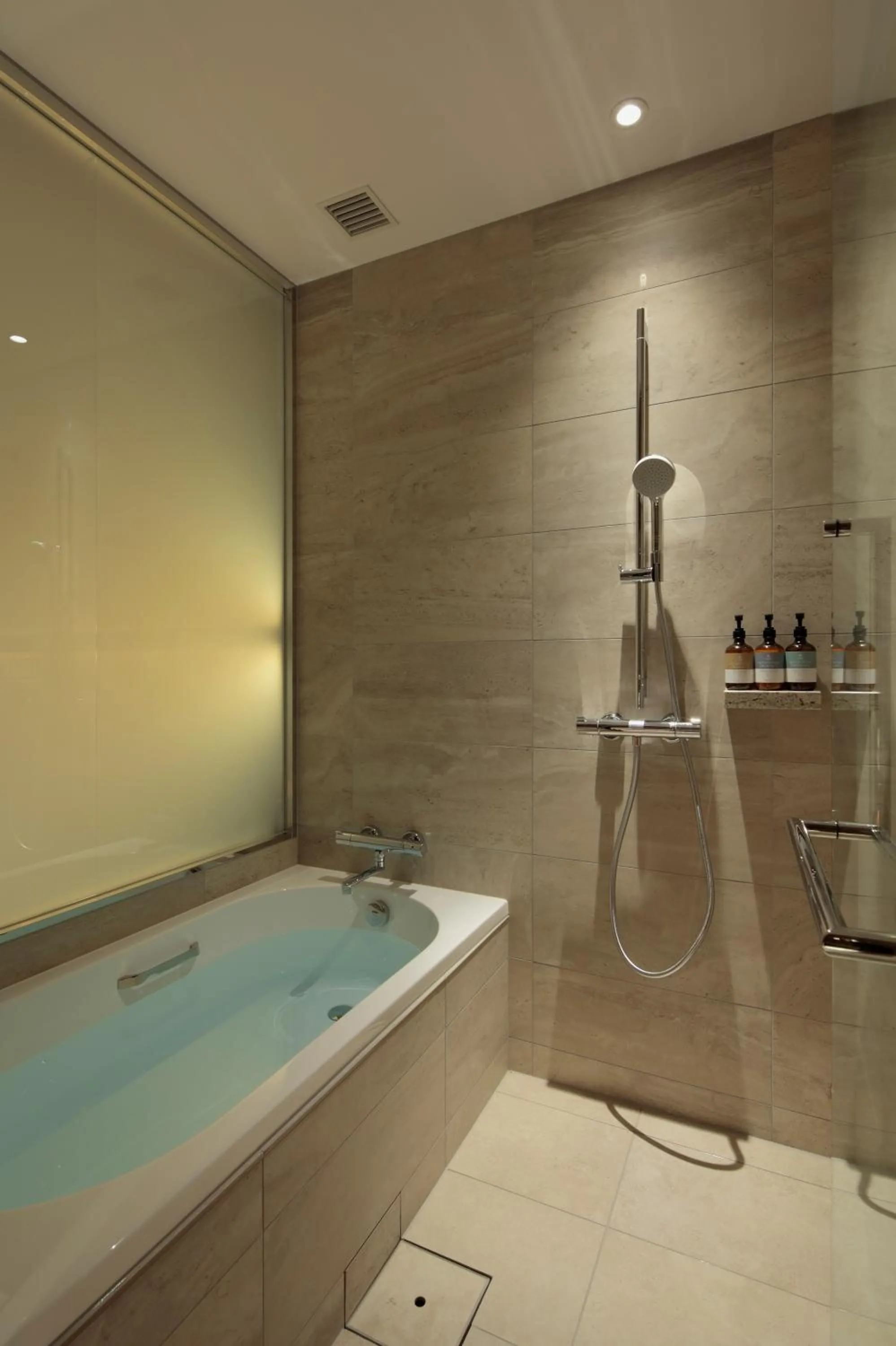 Executive King Room with Lounge Access - High Floor - Non-Smoking in Candeo Hotels Osaka The Tower