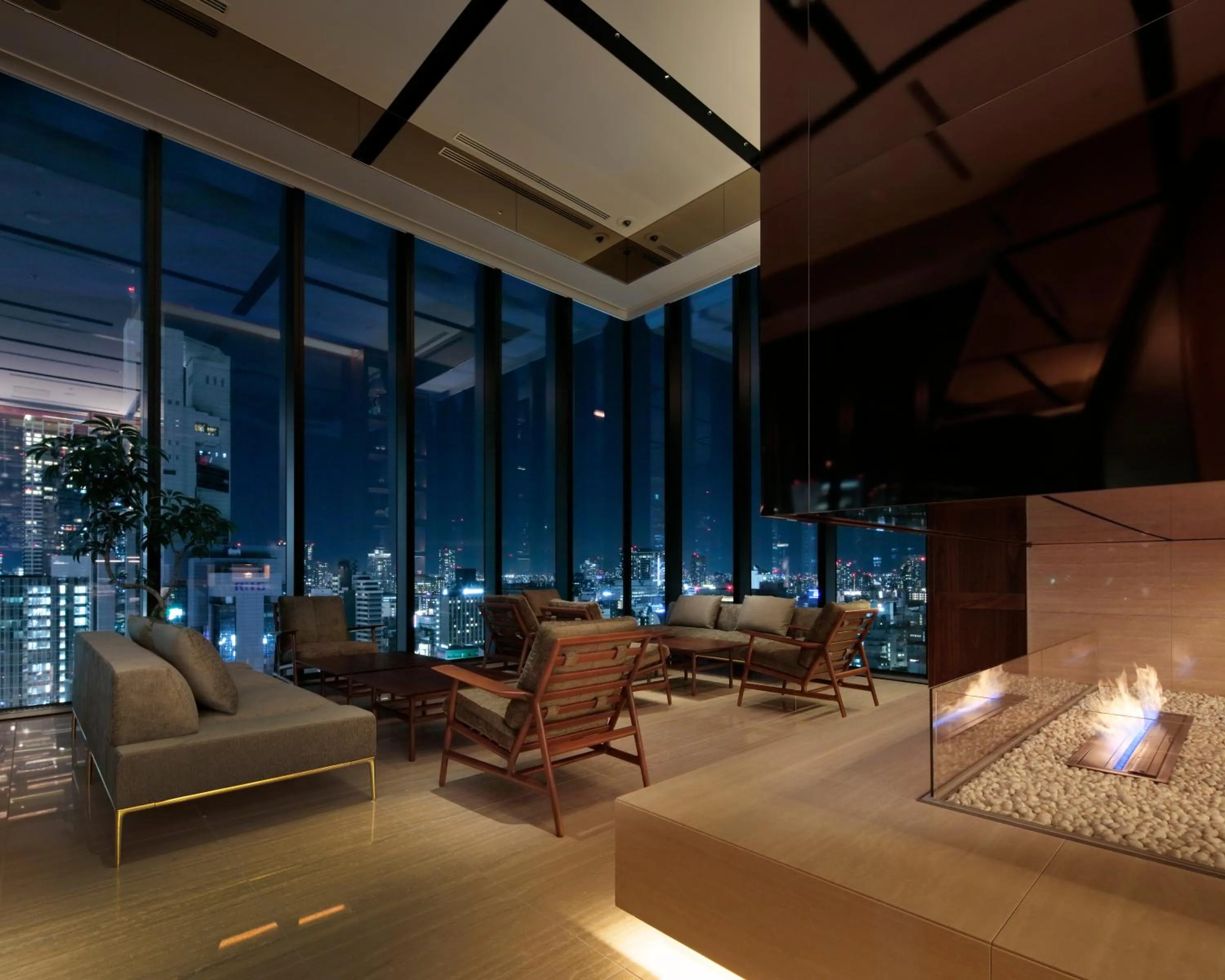 Luxury Corner King Room with Sofa Bed and Lounge Access - High Floor - Non-Smoking in Candeo Hotels Osaka The Tower