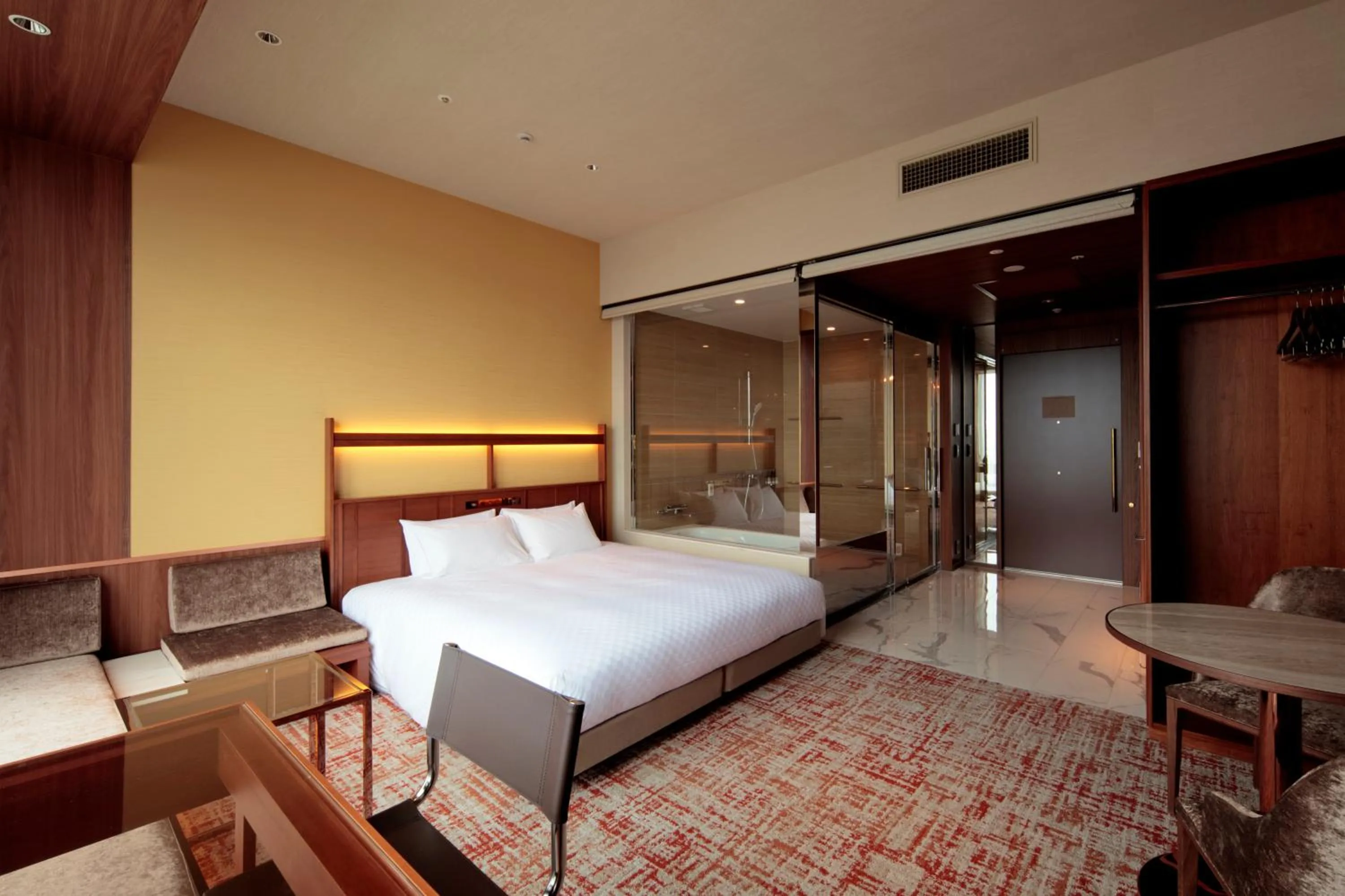 Premium King Room - Disability Access - Non-Smoking in Candeo Hotels Osaka Hirakata