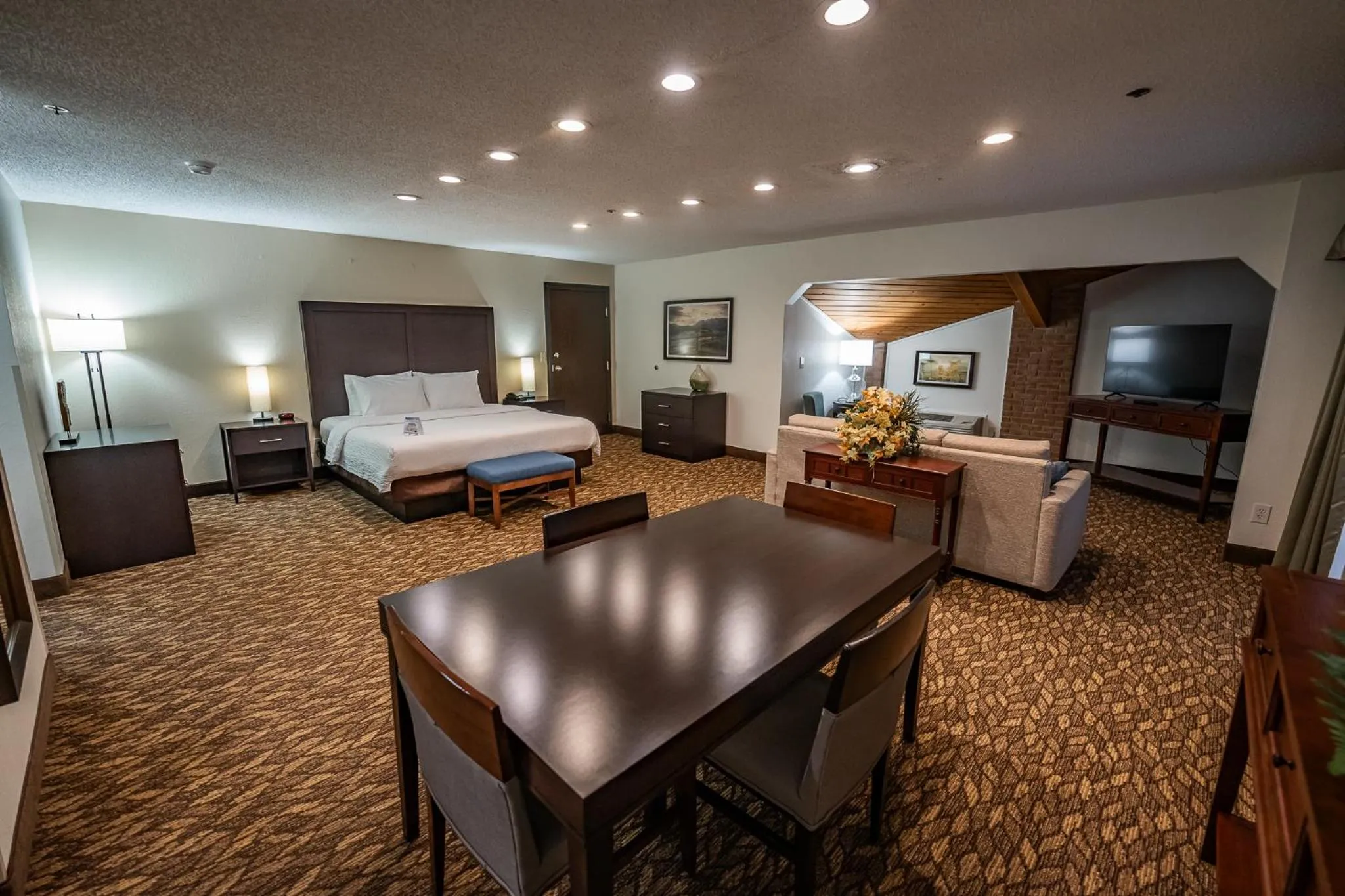 Executive Suite in Christopher Inn and Suites