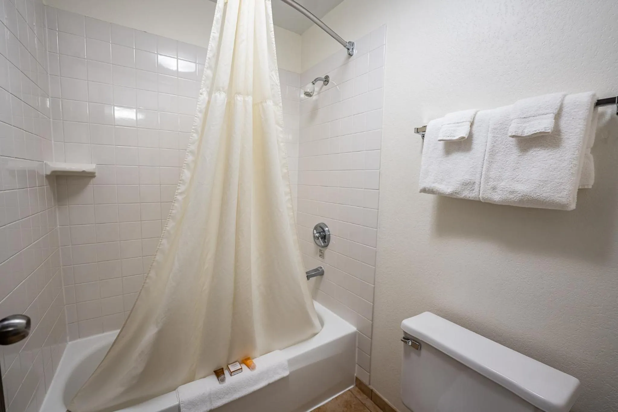 Honeymoon Suite in Christopher Inn and Suites